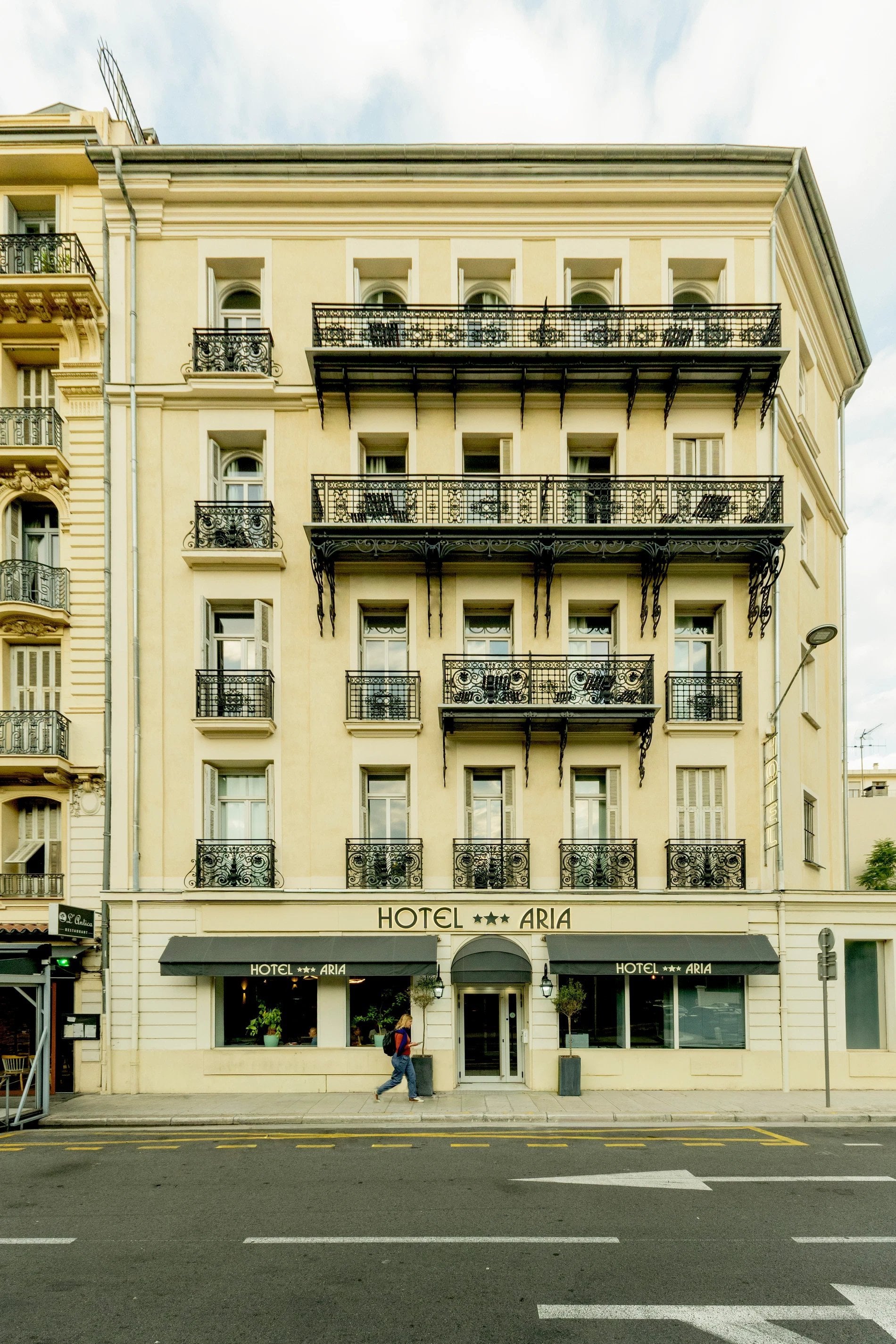 e9fc441f-1fd6-40d9-b2e4-95652fda91e2