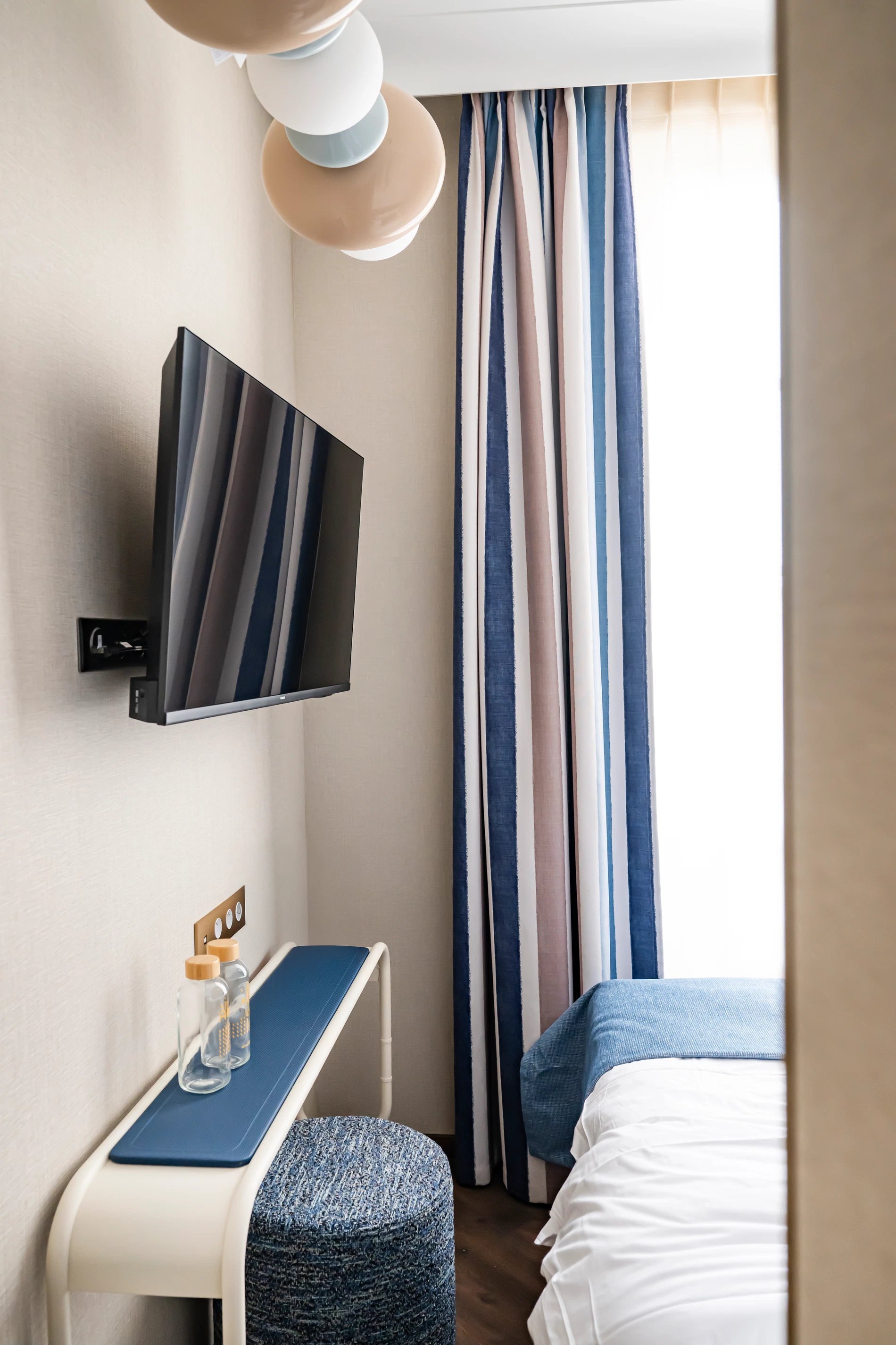 ea0d555a-a1d6-4fa7-b5bf-8988bb879ecd