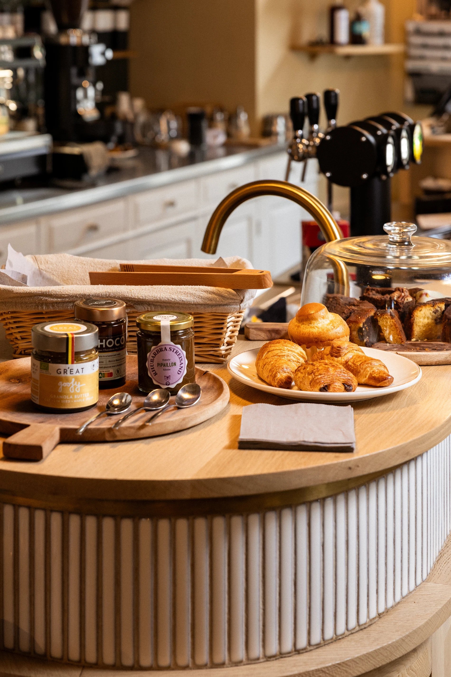 ea348120-b1a2-4ef3-8c3c-dc4efc921c3d