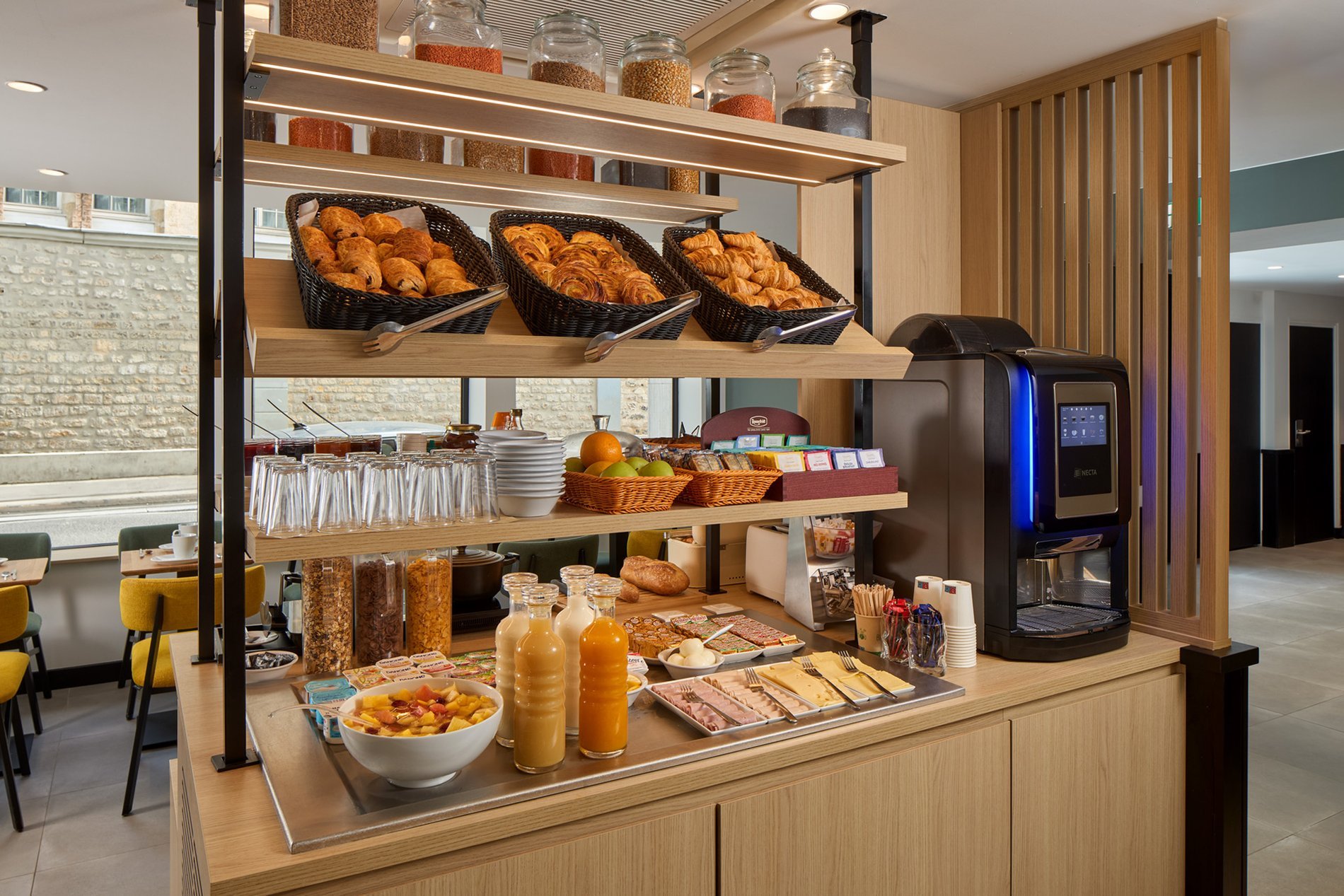 Salle de petit-déjeuner commune à l'hôtel Gare de l'Est