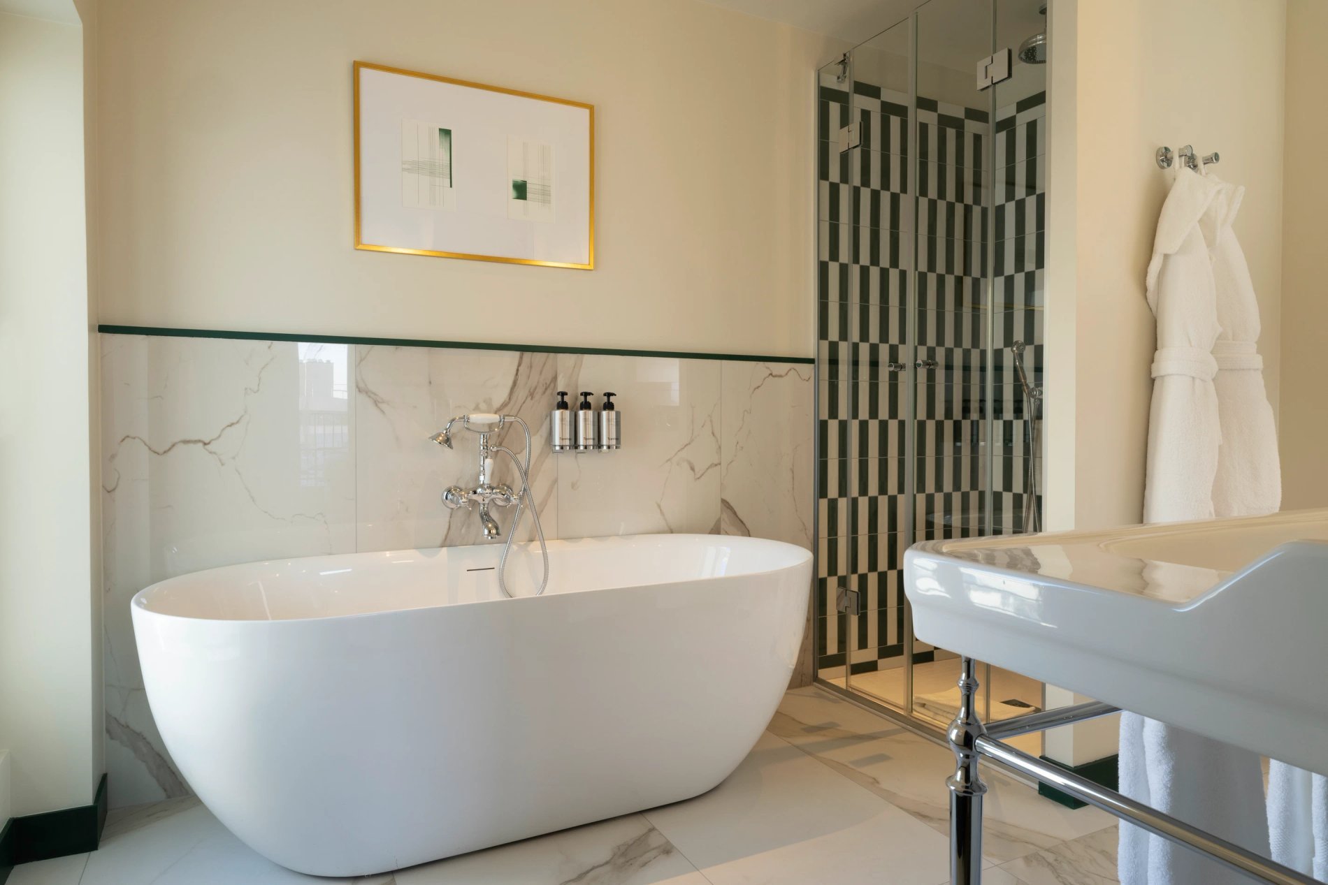 Hotel Filigrane Prestige Terrace Bathroom Bathtub Shower