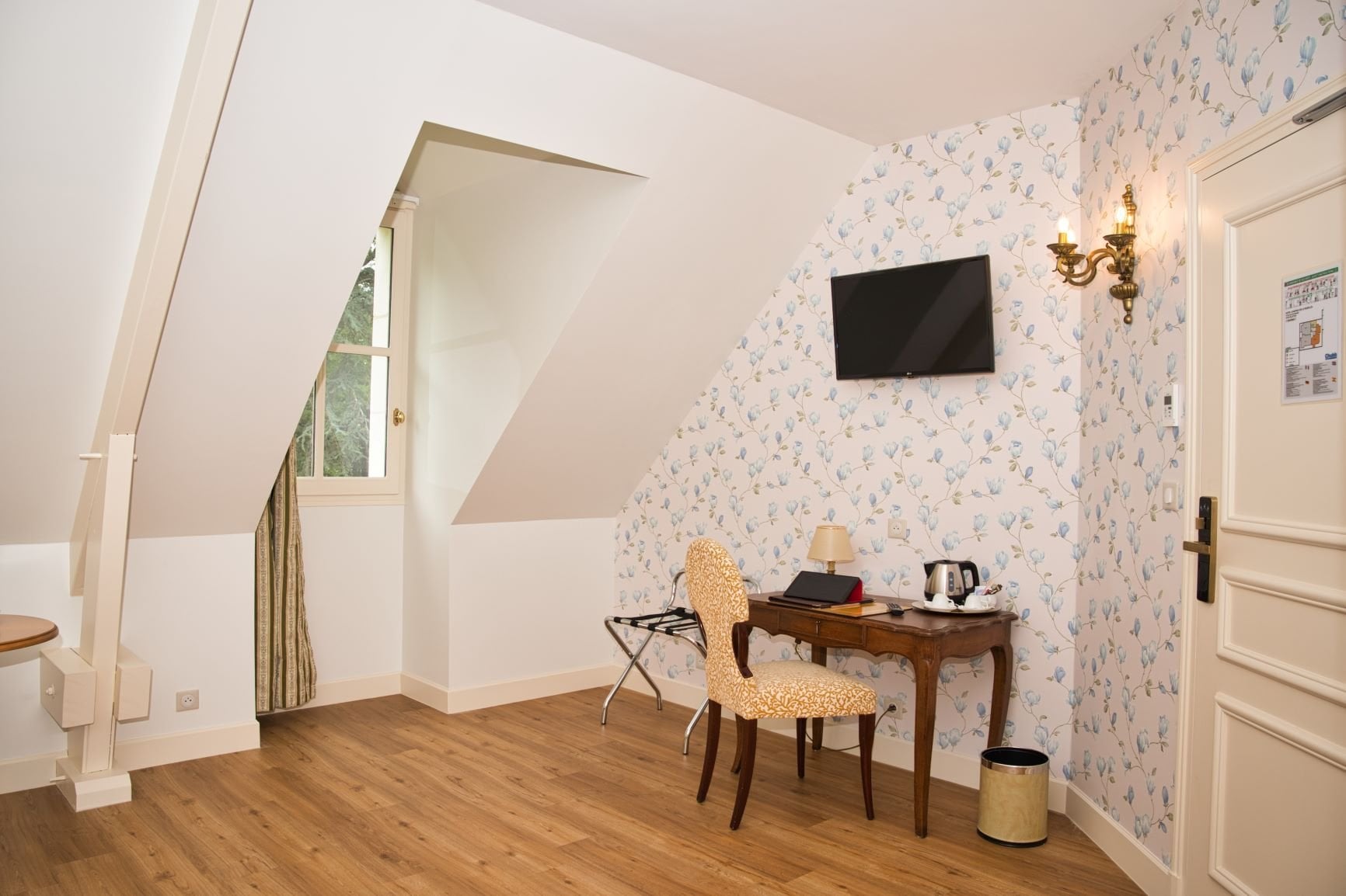 ebb7cb40-268e-4900-99e3-bbc9be0cbdcc