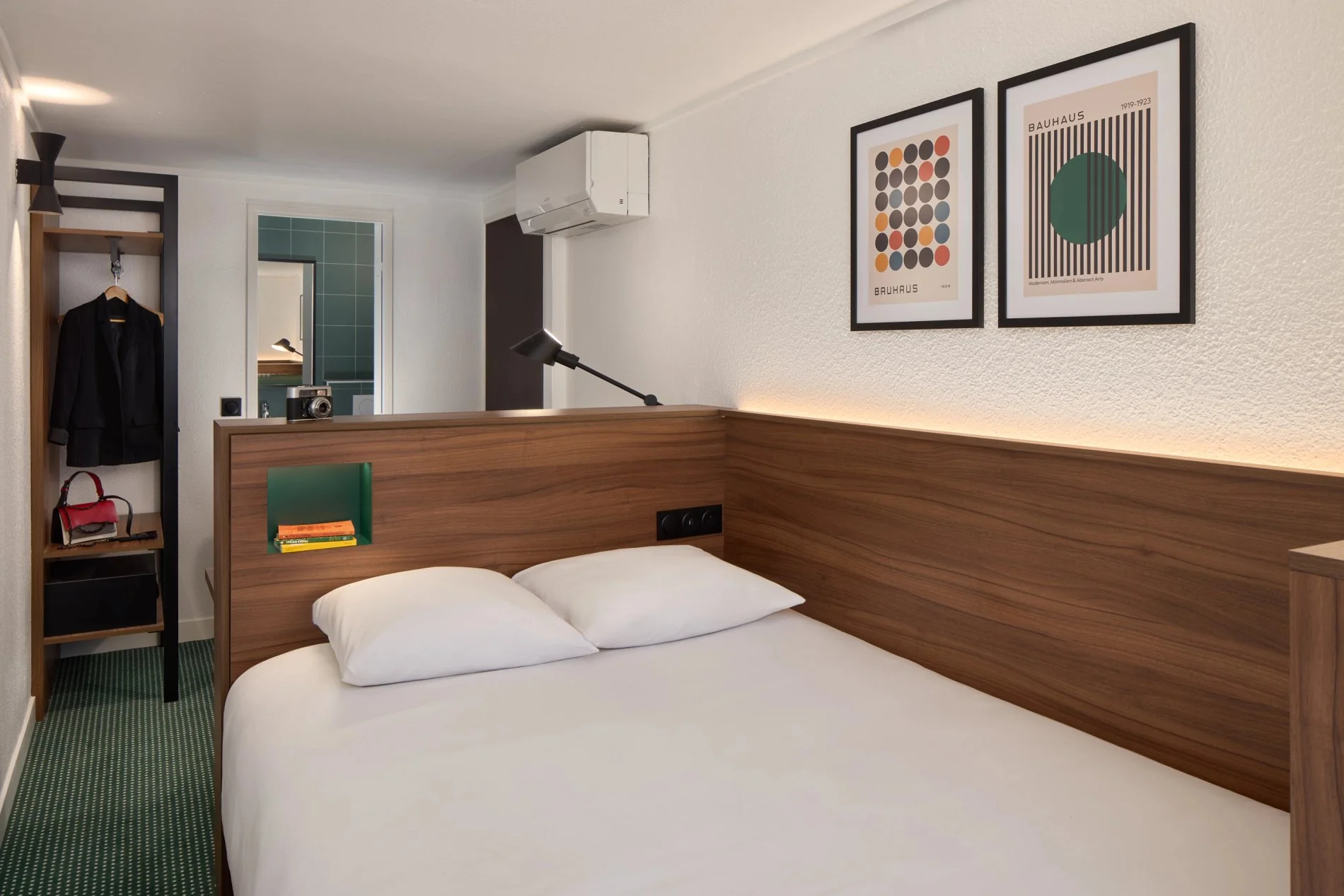 Chambre Confort Individuelle avec décoration moderne au Timhotel Nation