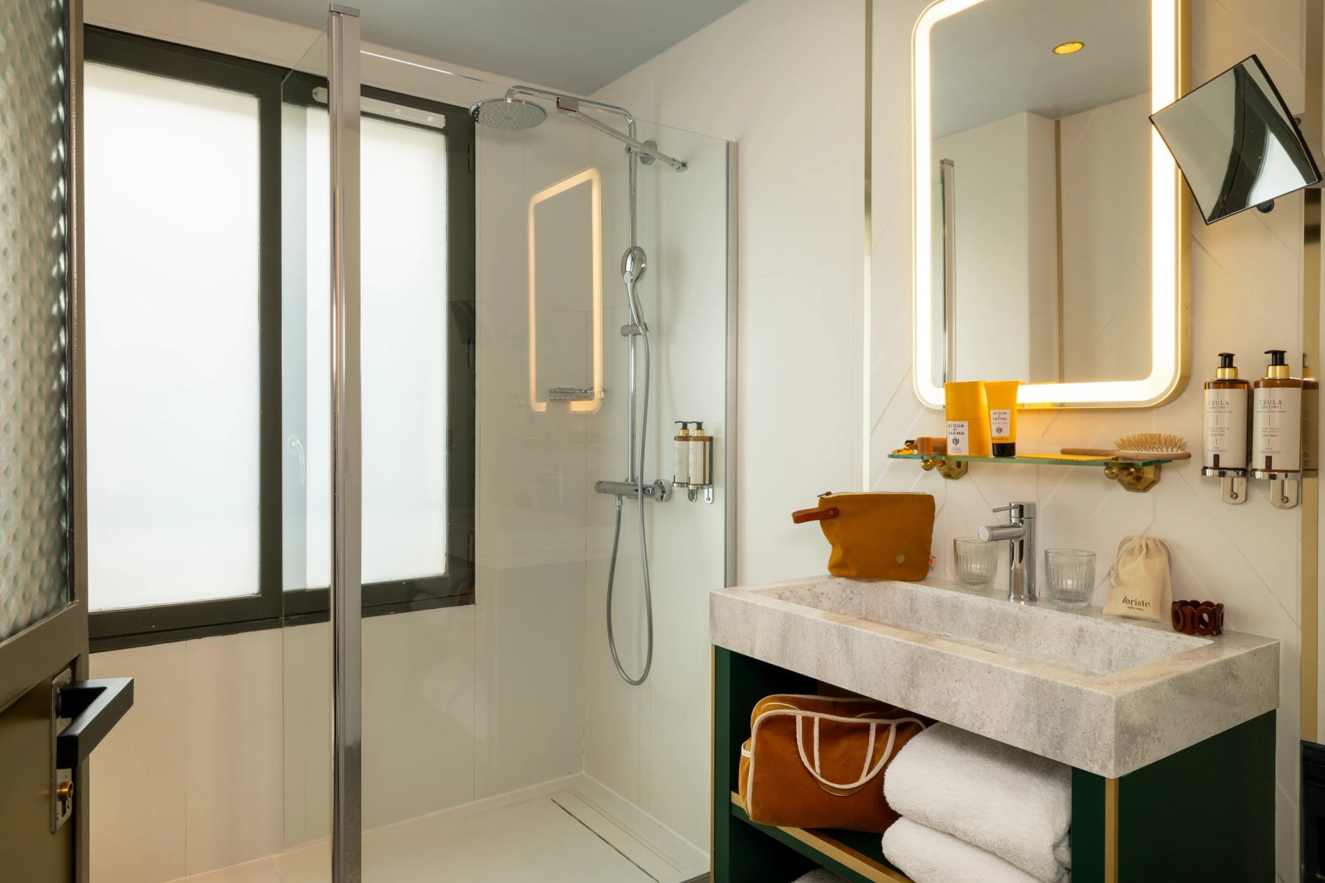 Hotel Aoriste Deluxe Room Bathroom Shower