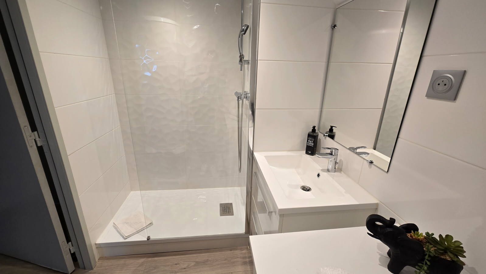 L’Appart – Chambre avec kitchenette au Break Hôtel à Vierzon