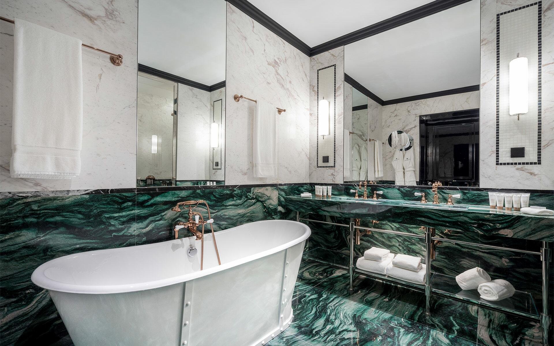 Maison Albar Hotels Le Monumental Palace bathroom suite