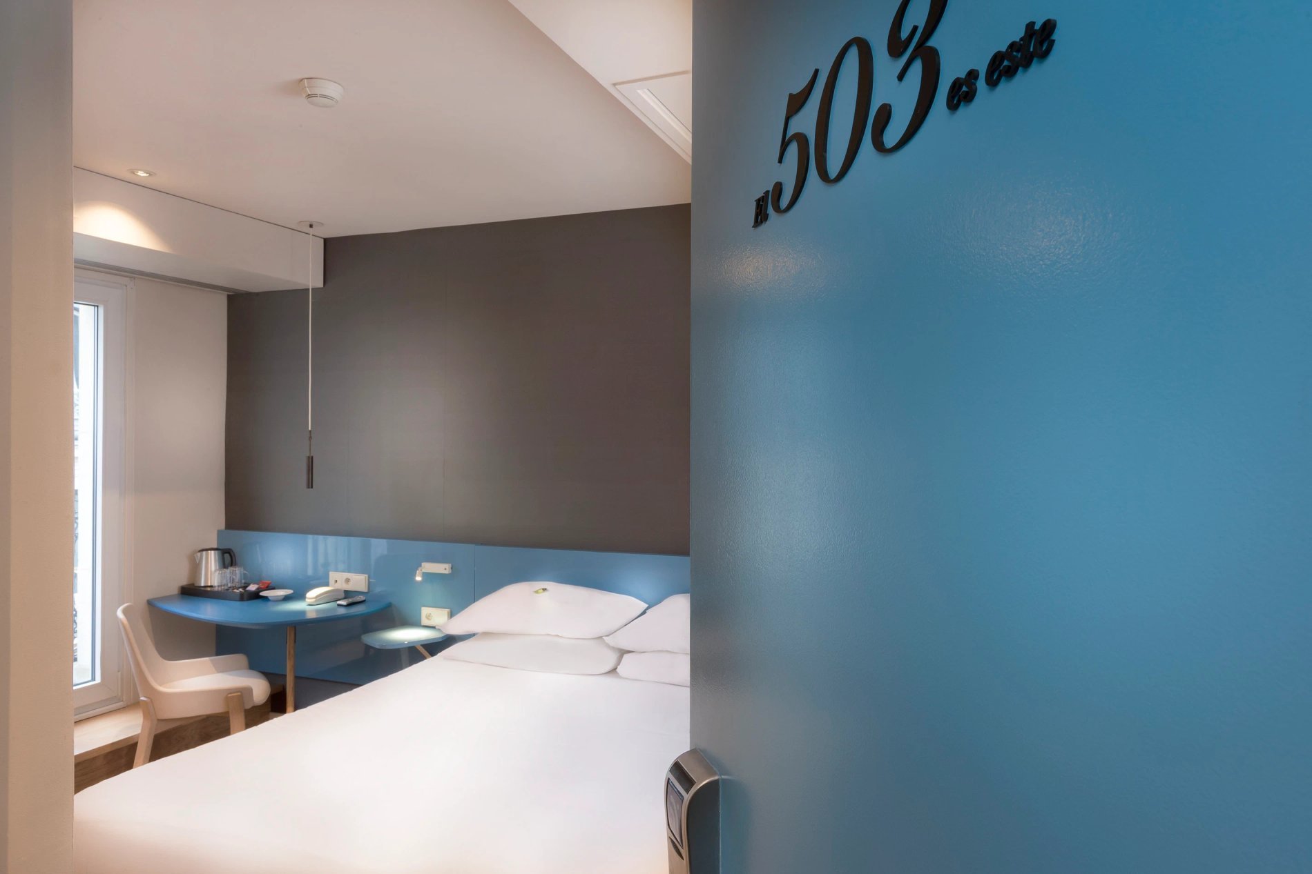 efadcff7-caa1-433b-9323-fefbf0d7065d