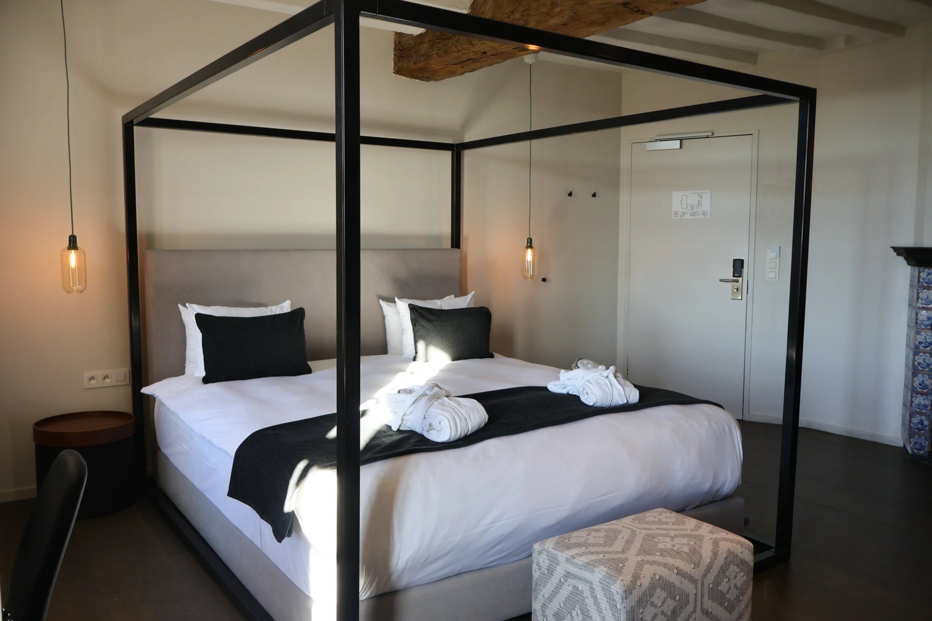 efdf3439-5bdc-49a3-bc86-dcda7fe61896