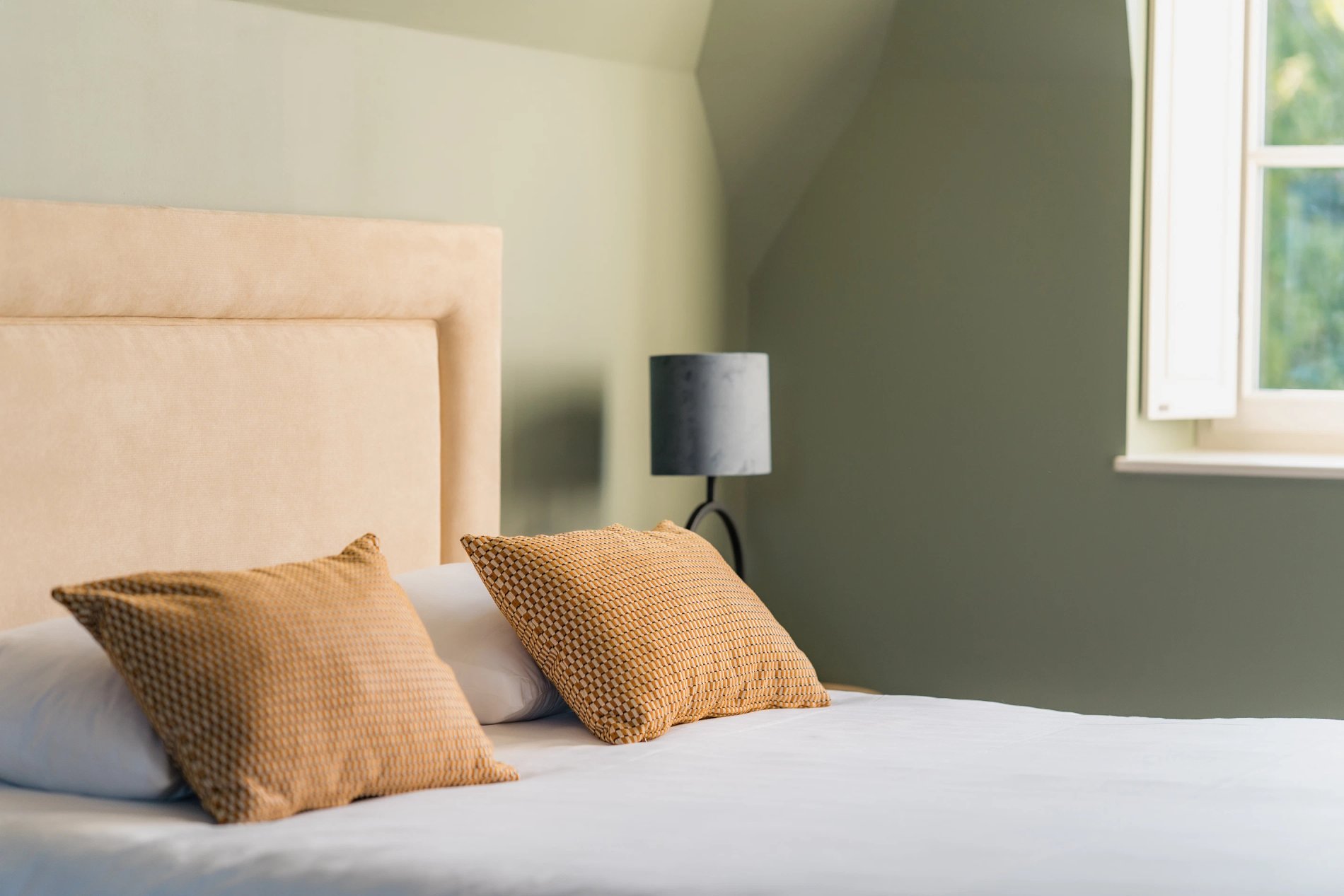 f0304969-148c-4bbf-8d94-e7a969895906