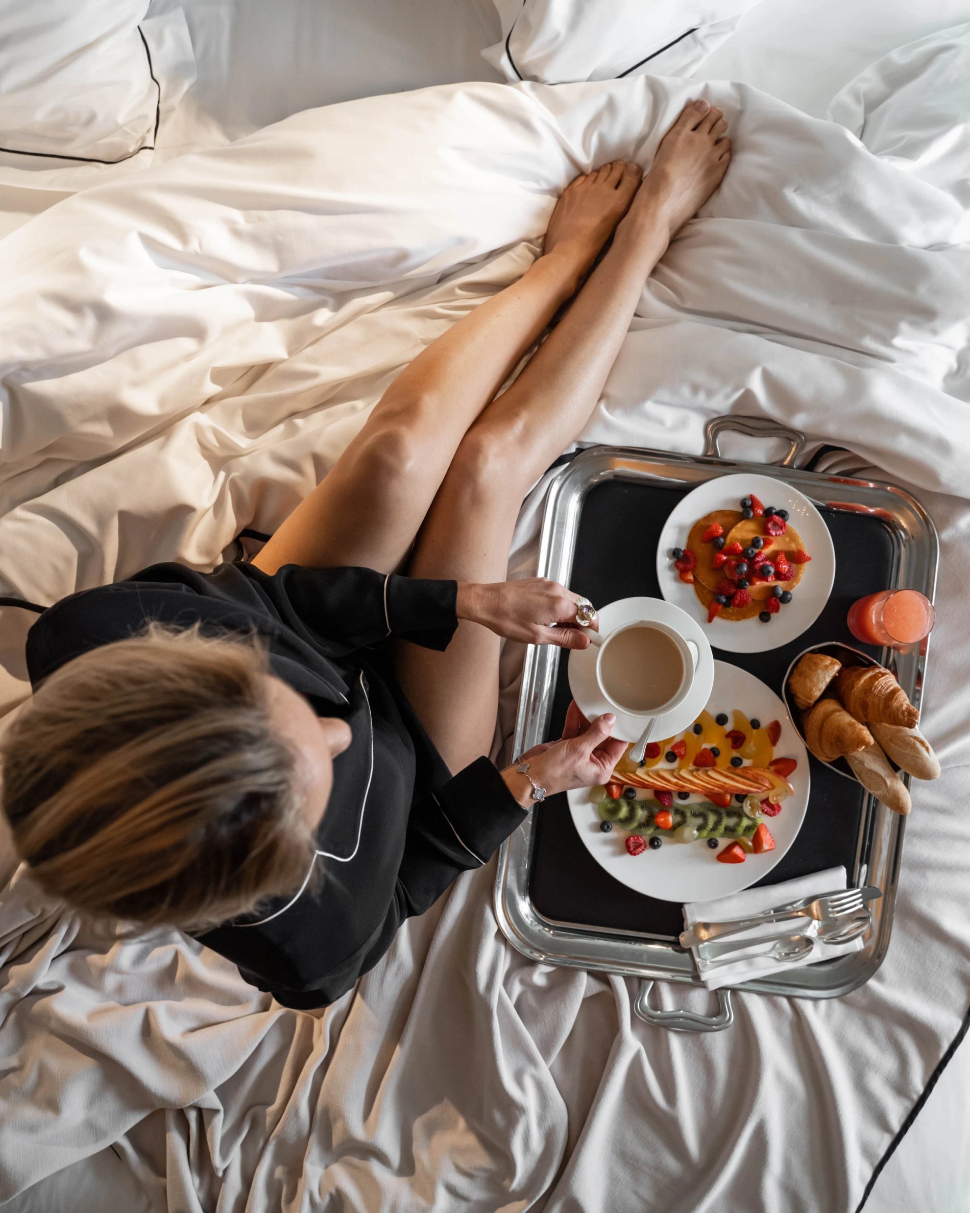 Grand Powers | Room service