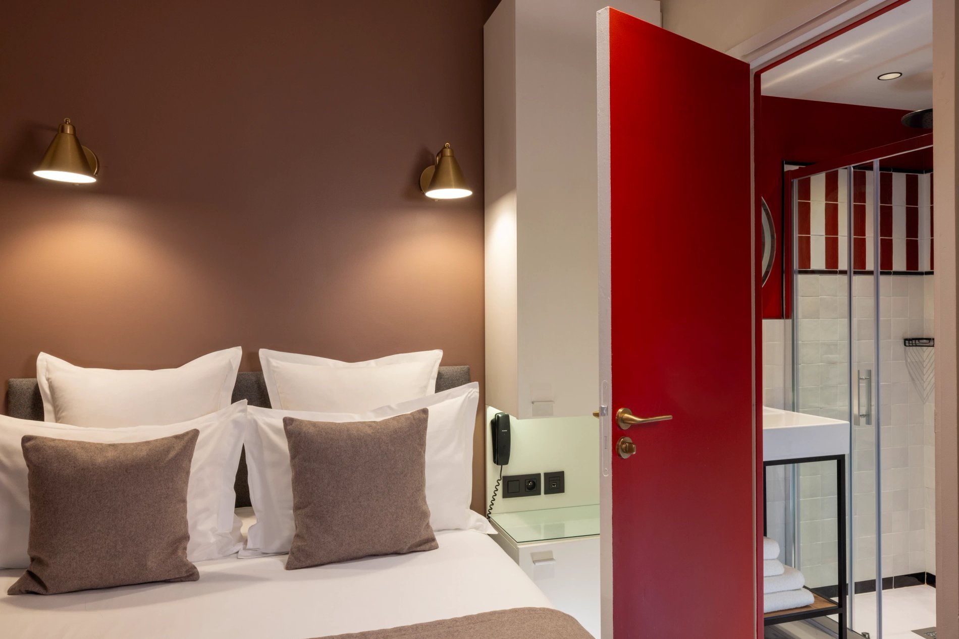 Hotel Brady Single Room Bathroom