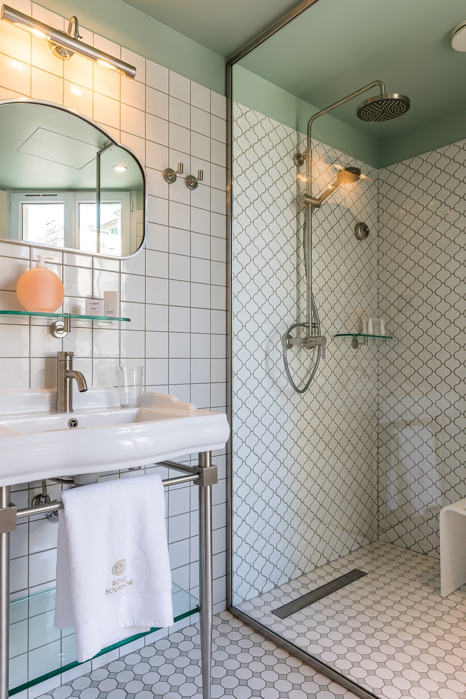 f0e448fa-aed5-44c0-8d40-cb23749962a3