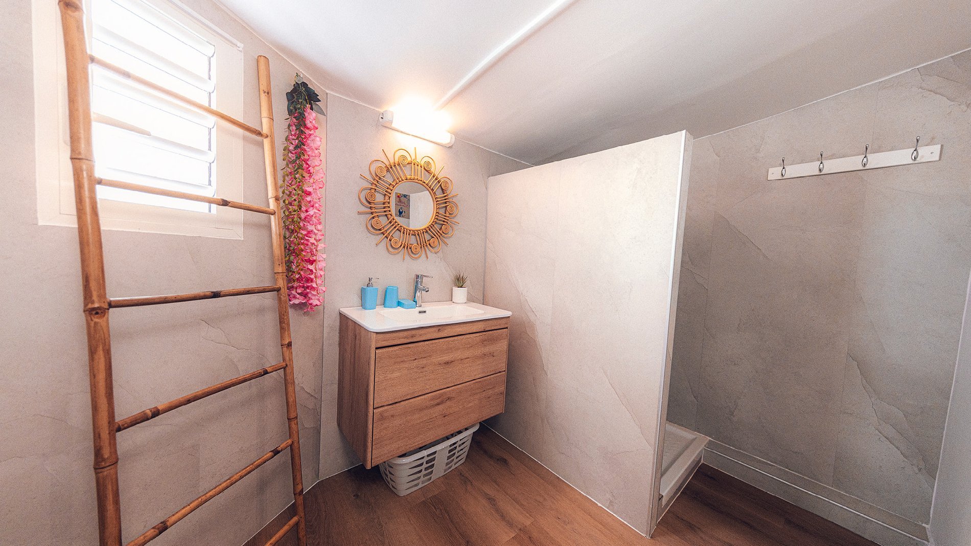 f16cb5f4-1785-45d0-9976-3175033abcc5