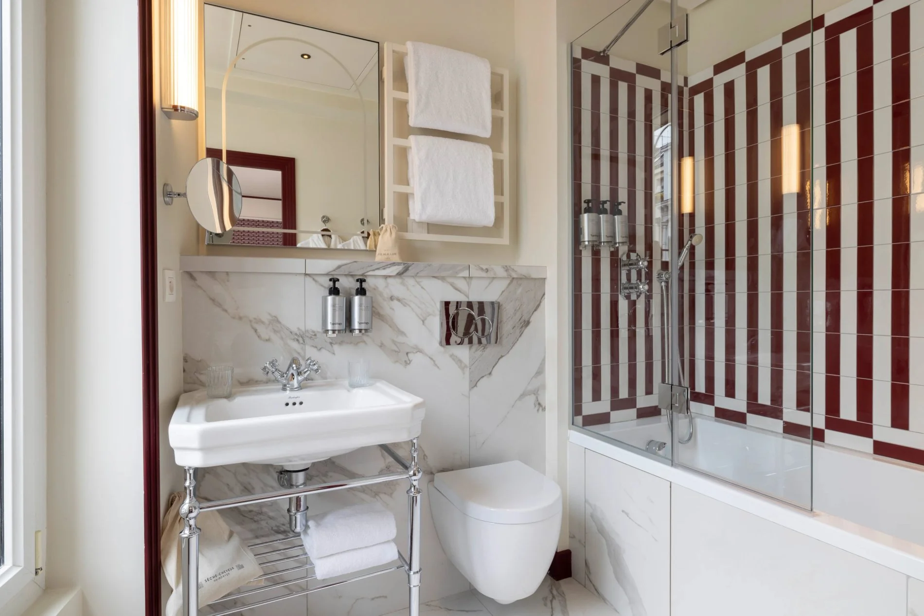 Hotel Filigrane | Deluxe Room Bathroom Bathtub