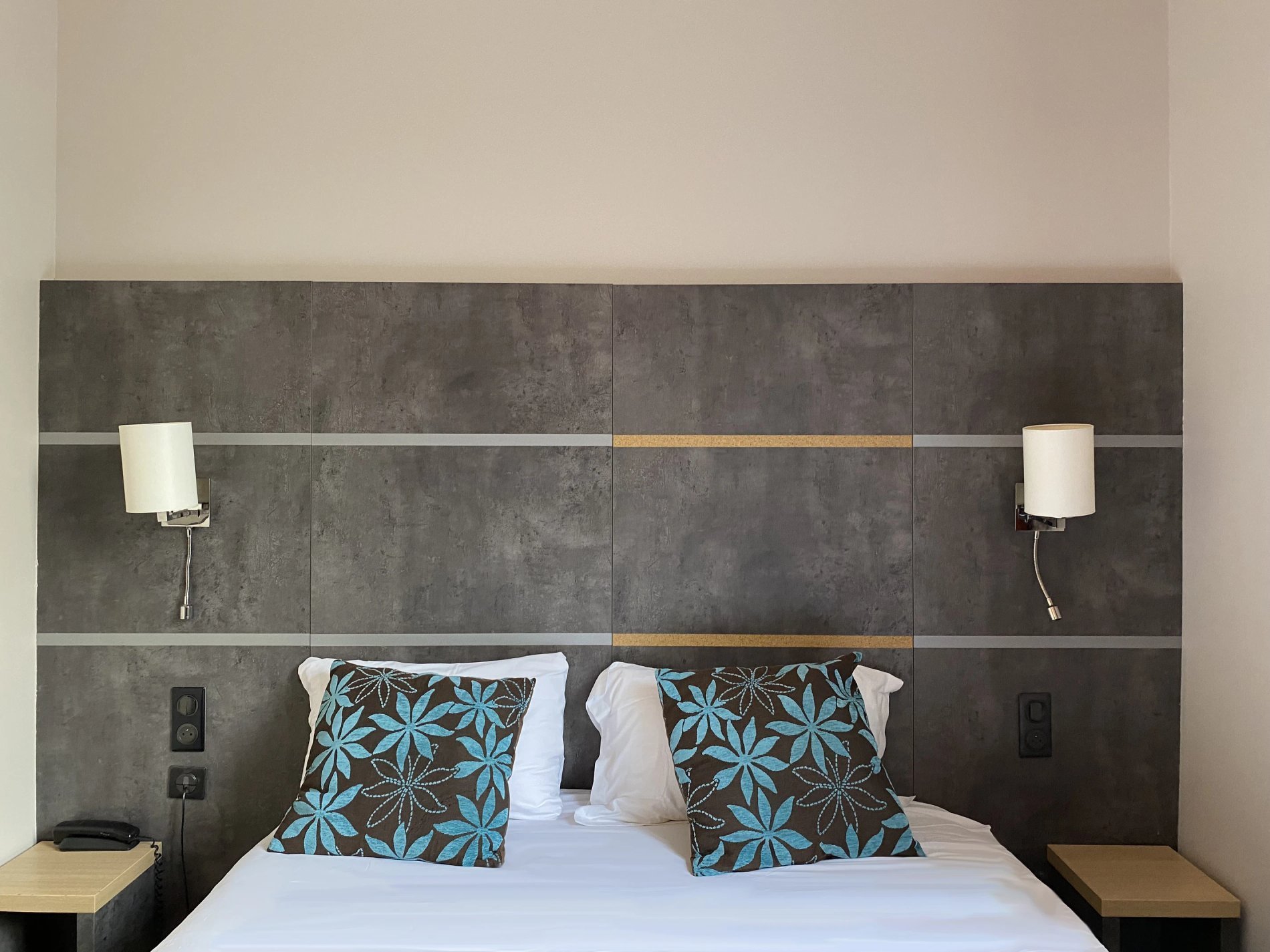 Chambre Confort Double avec lit king-size au Timhotel Boulogne-Rives-de-Seine