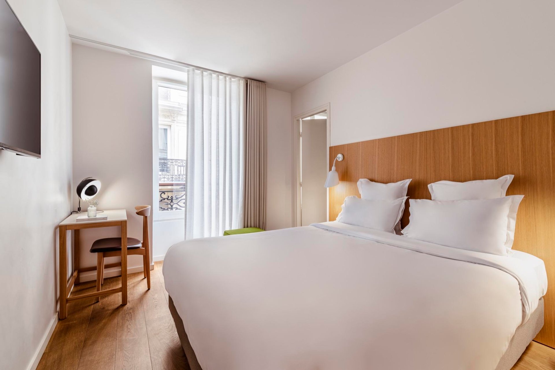 classic room 9 hotel Republique Paris