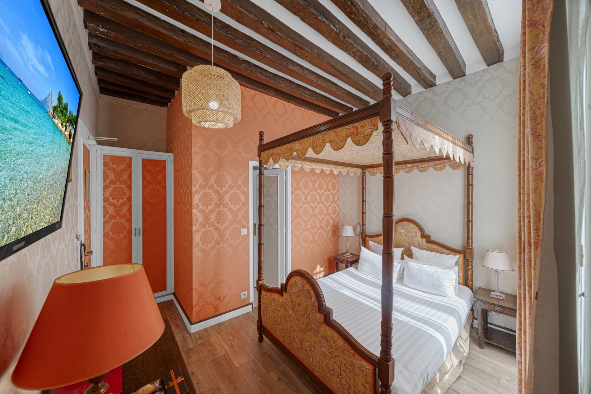 f3d01290-cf47-493f-aec0-d13304d80a7e