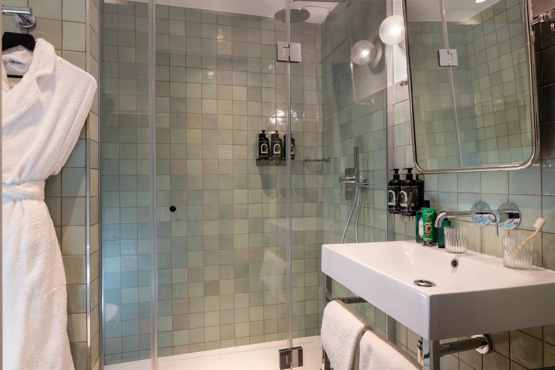 Hotel Ginette à la Folie Superior Room Bathroom