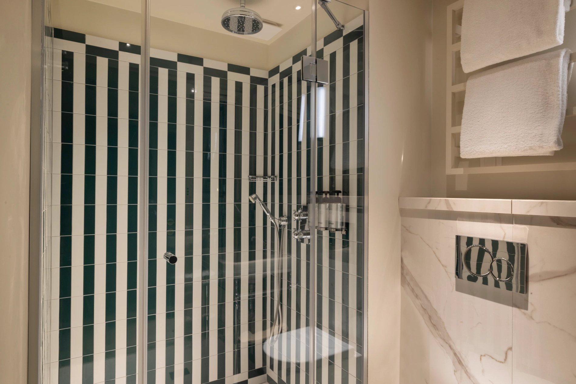 Hotel Filigrane Prestige Terrace Bathroom Shower