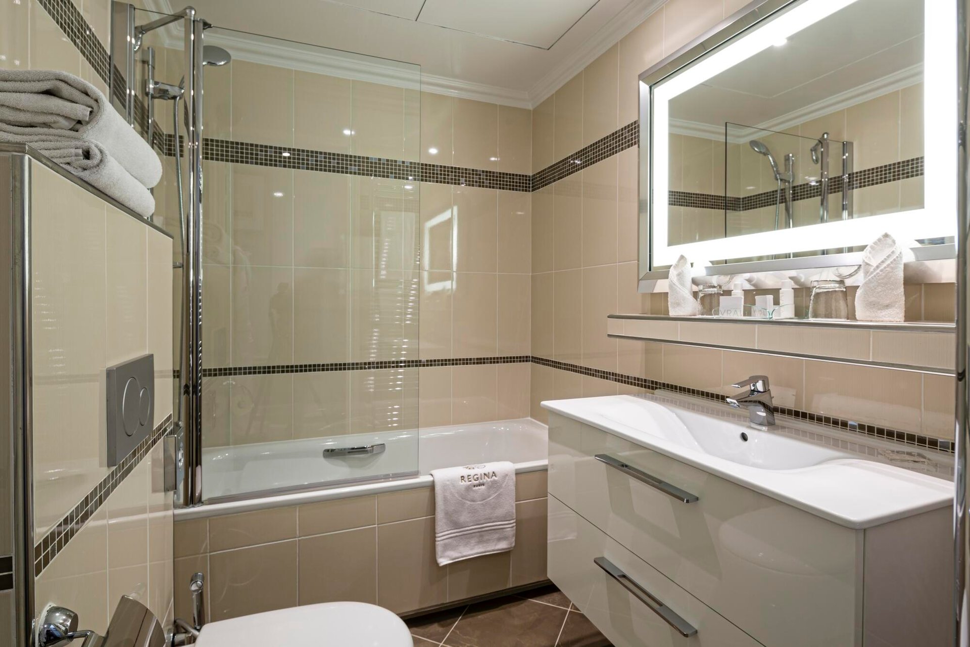 Hotel Regina Superior Room - Bathroom