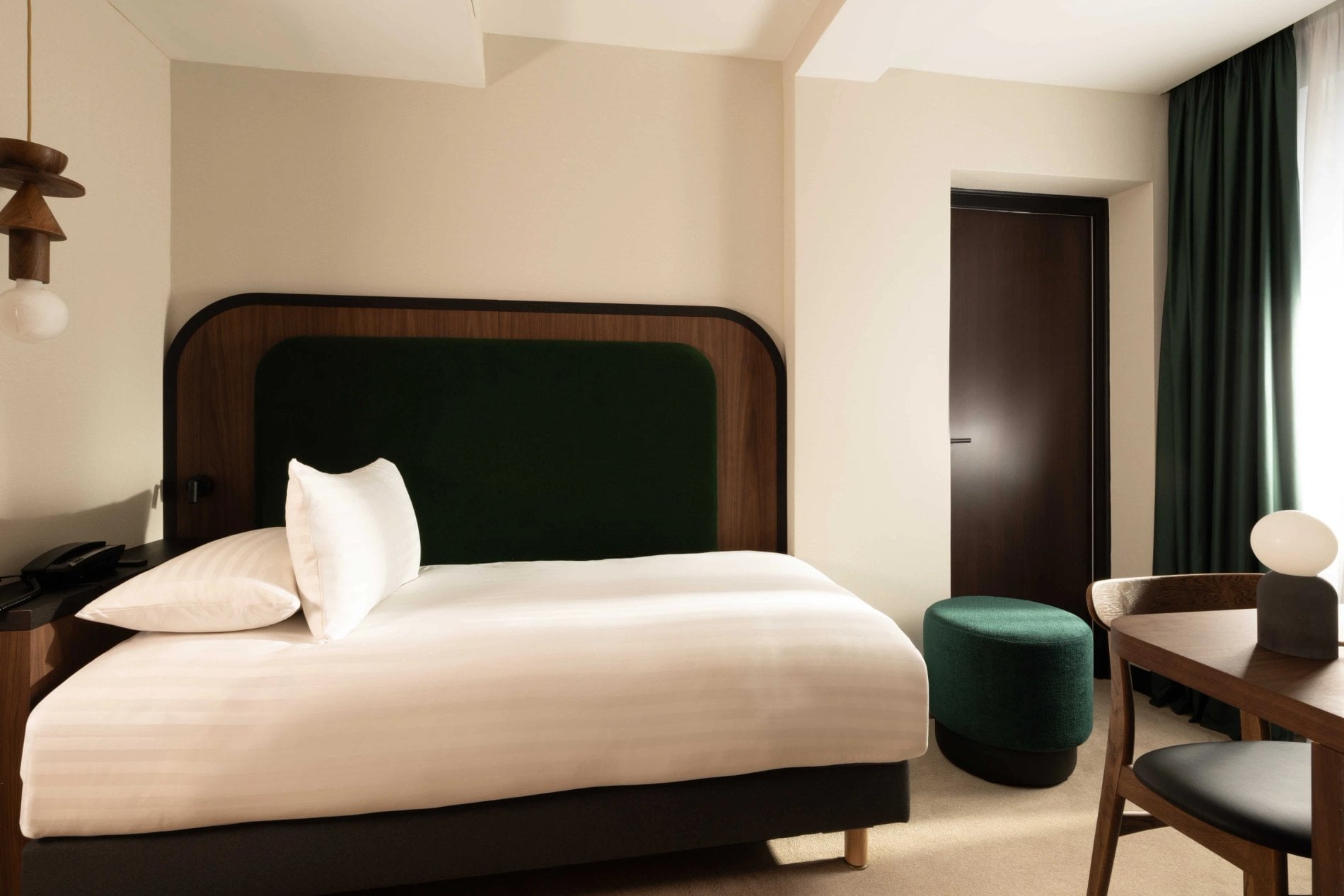 f4ee0a78-5439-4e38-bfff-300fb985c84e