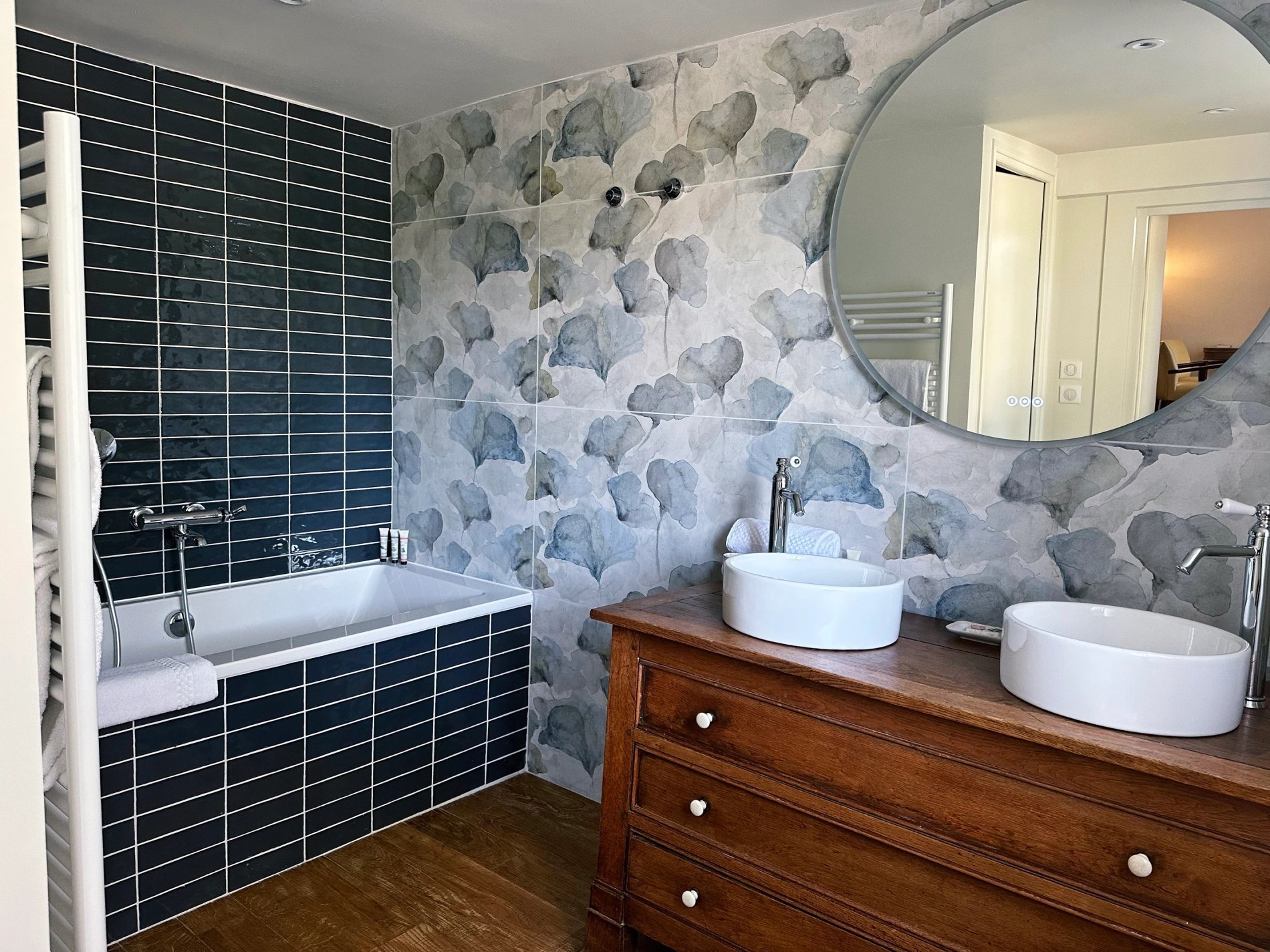 f598156c-27de-4777-ba90-02e67553d8da