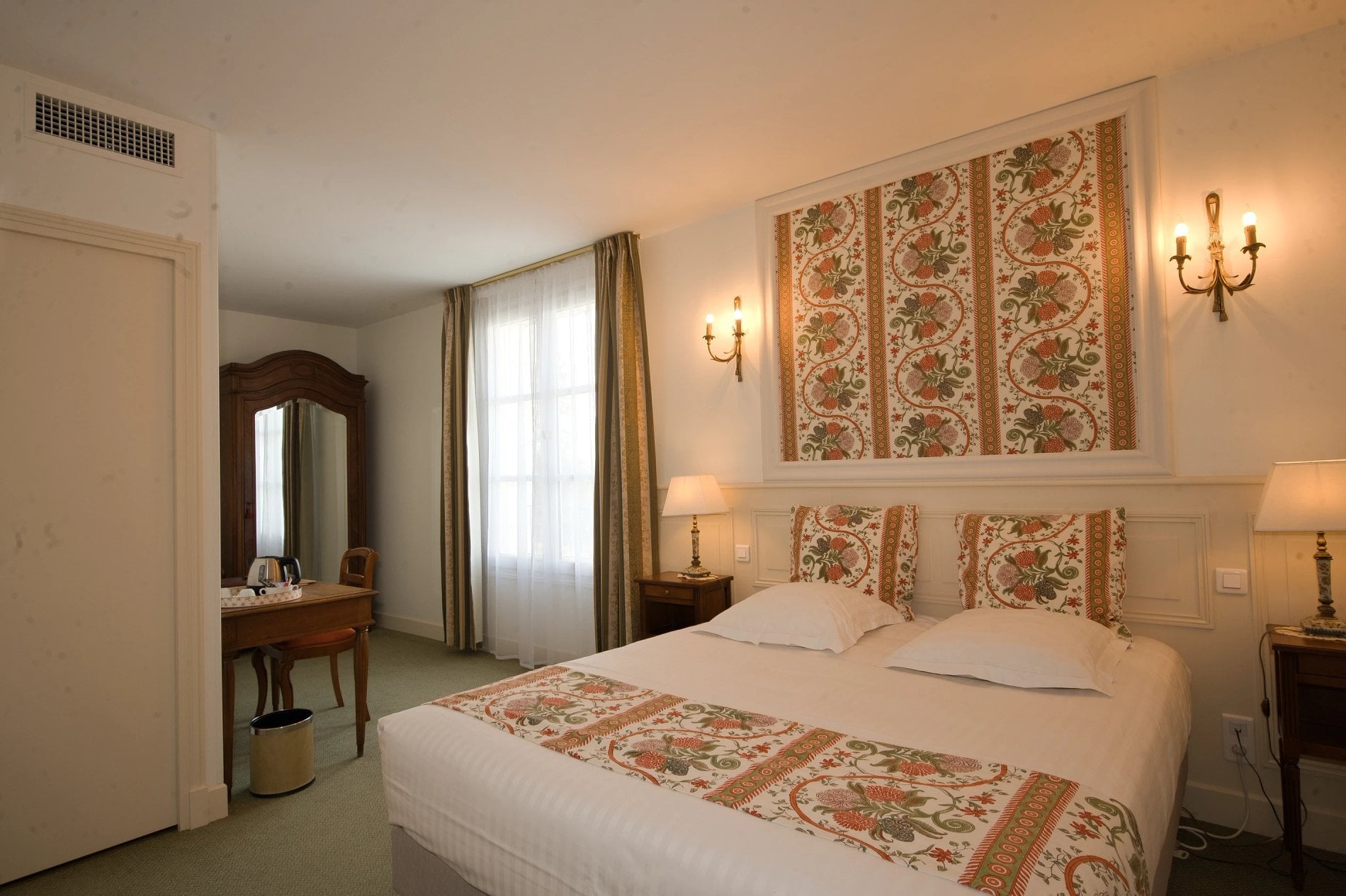 f5ae3f55-a48a-4f78-a9ff-5dcd132f742b