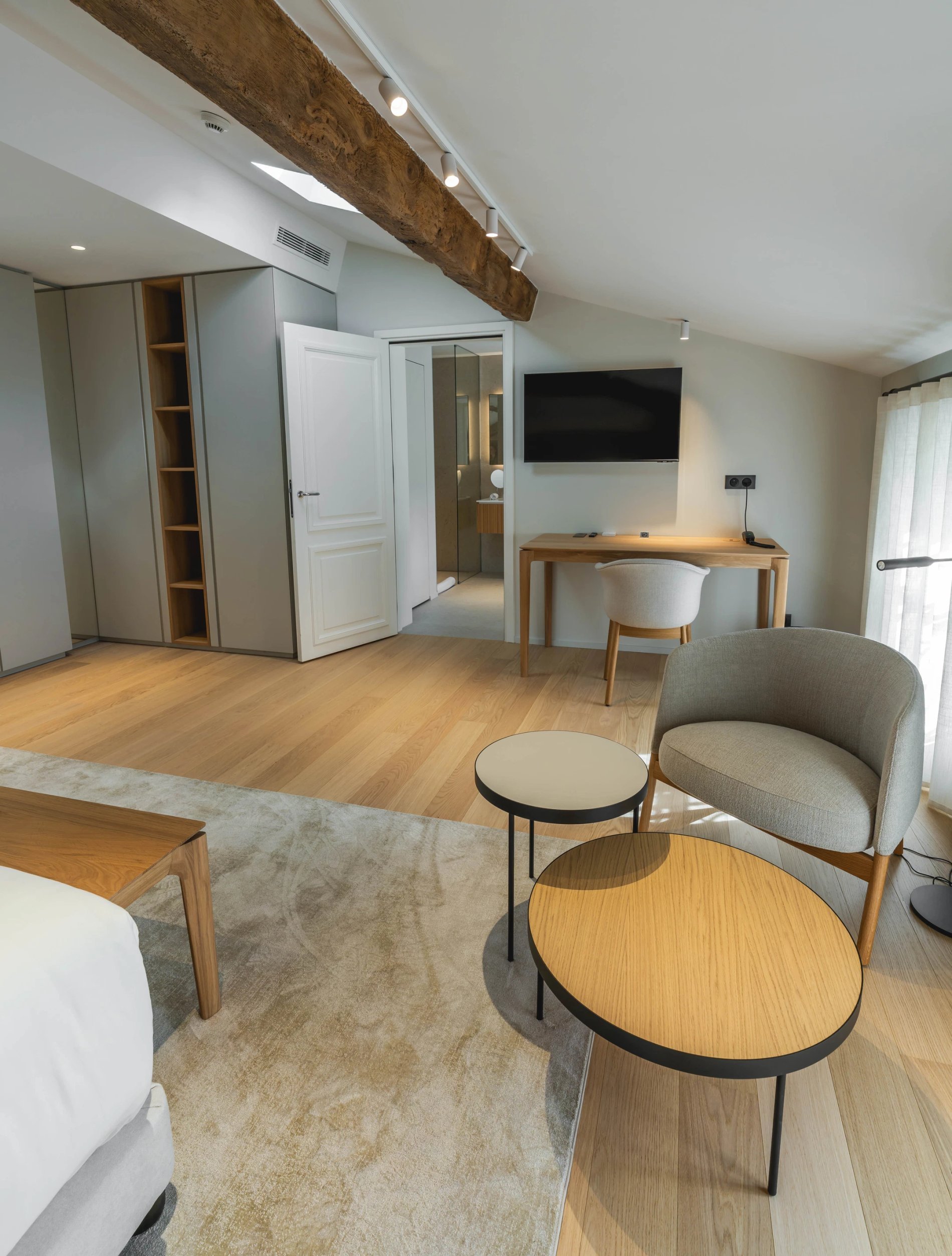 Salon et espace détente de la Suite Élégance à la Villa des Vignes à Saint-Émilion