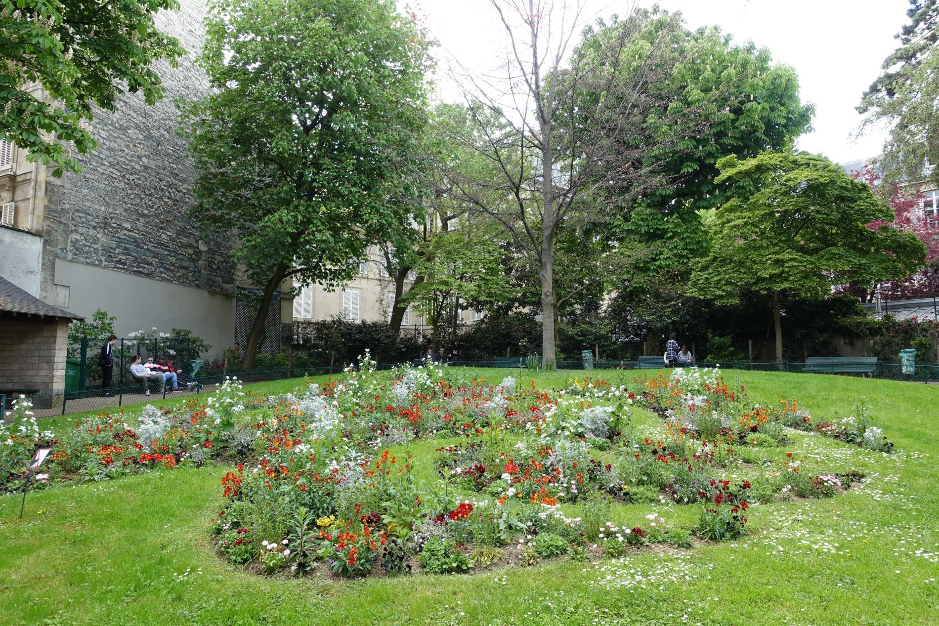 f6510804-2575-40c7-84be-14590e2a82df