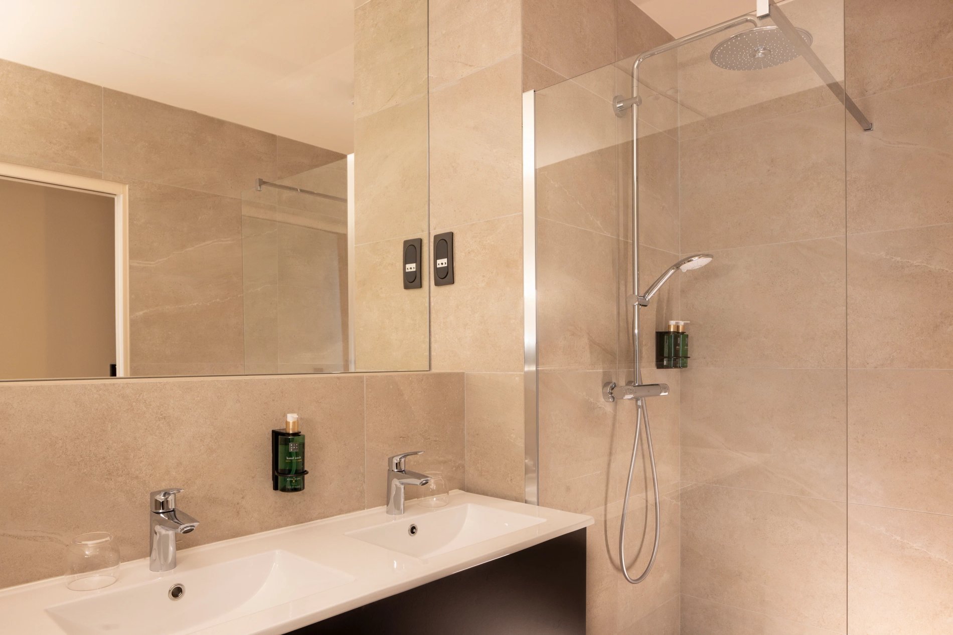 f70f7e18-fe64-4b09-bac0-27feb09493df