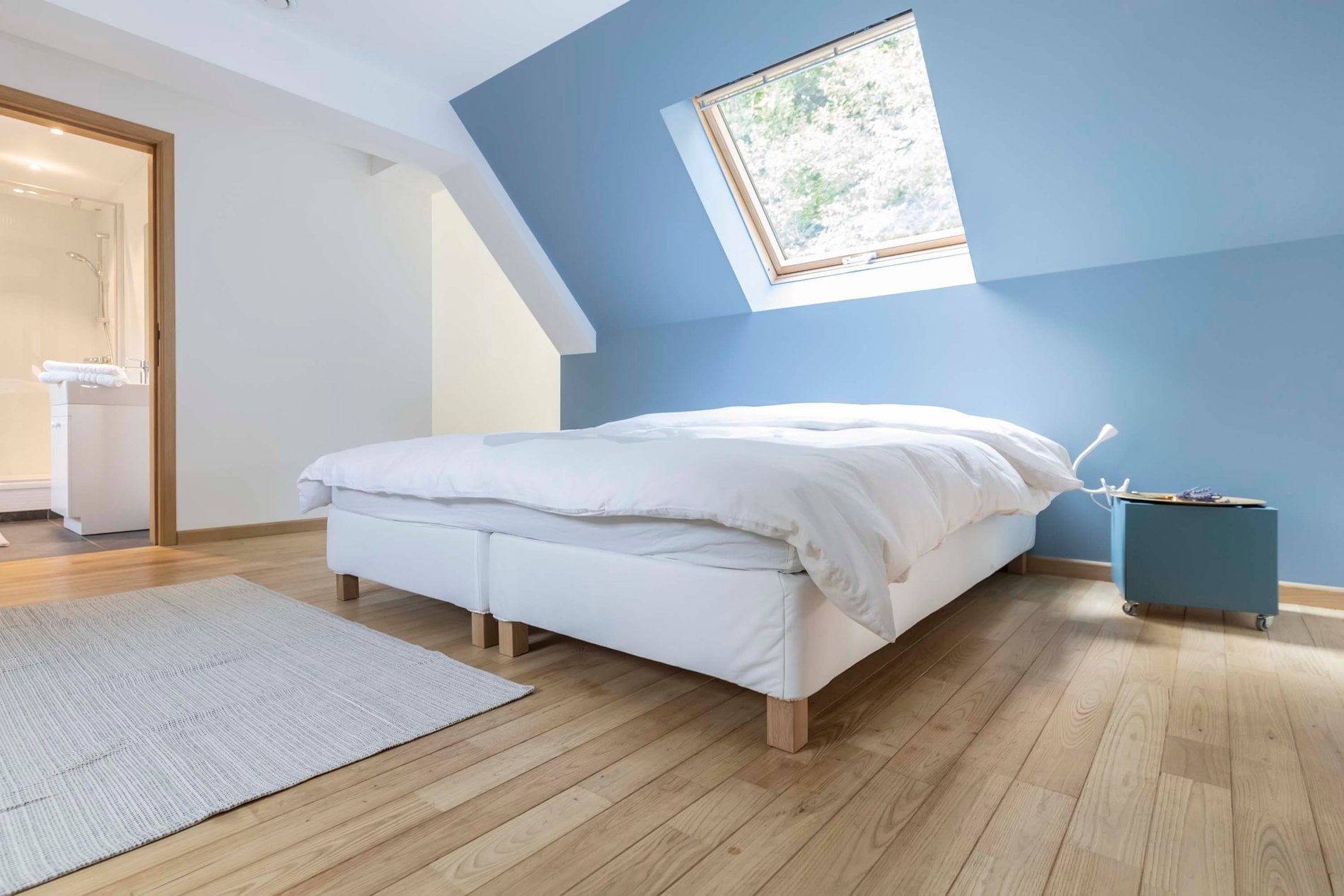 f79e5262-39dd-42e3-bc0d-d8333b092b6a