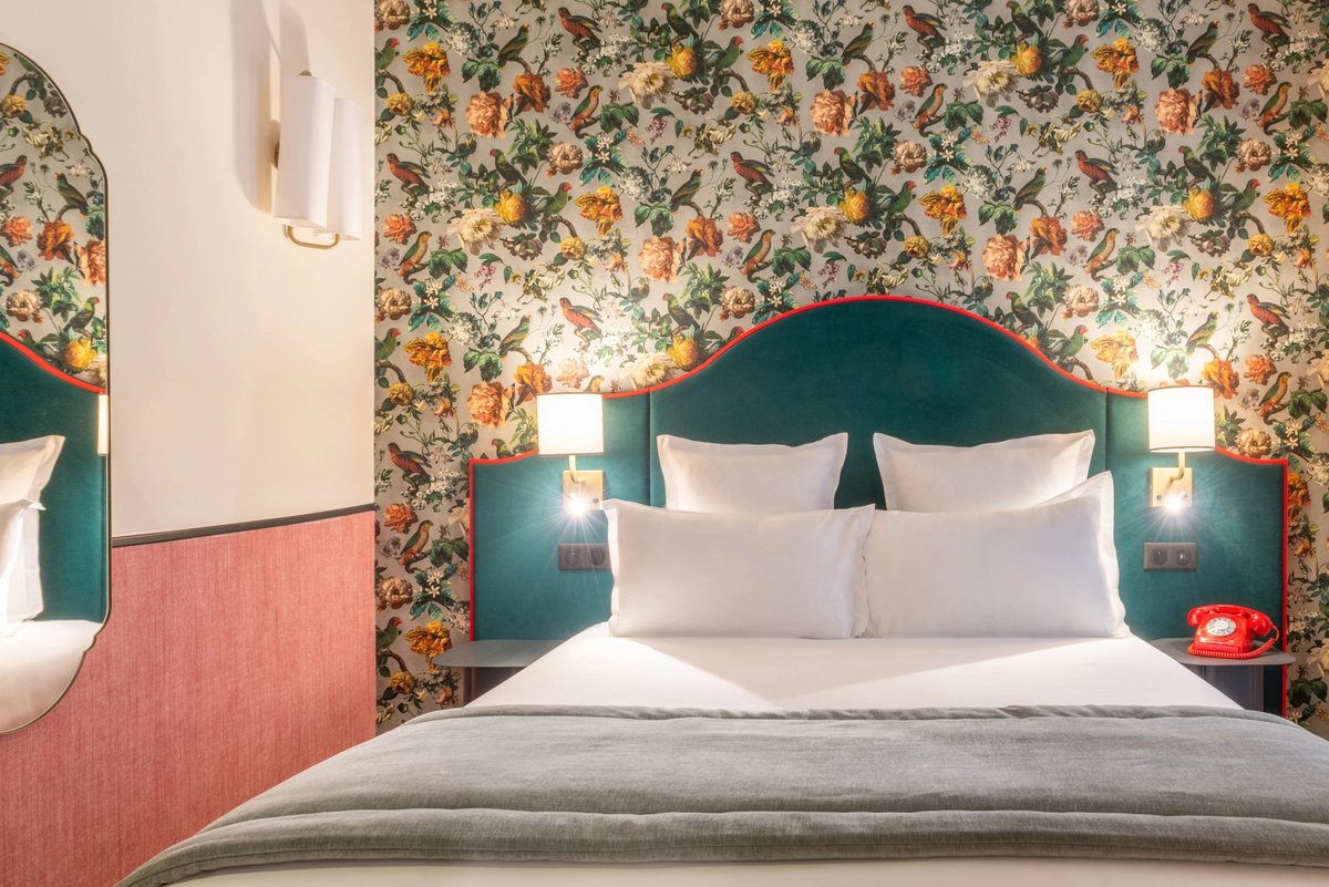 Brittany Hotel, Bird lamp HOTEL BRITTANY OPÉRA PARIS