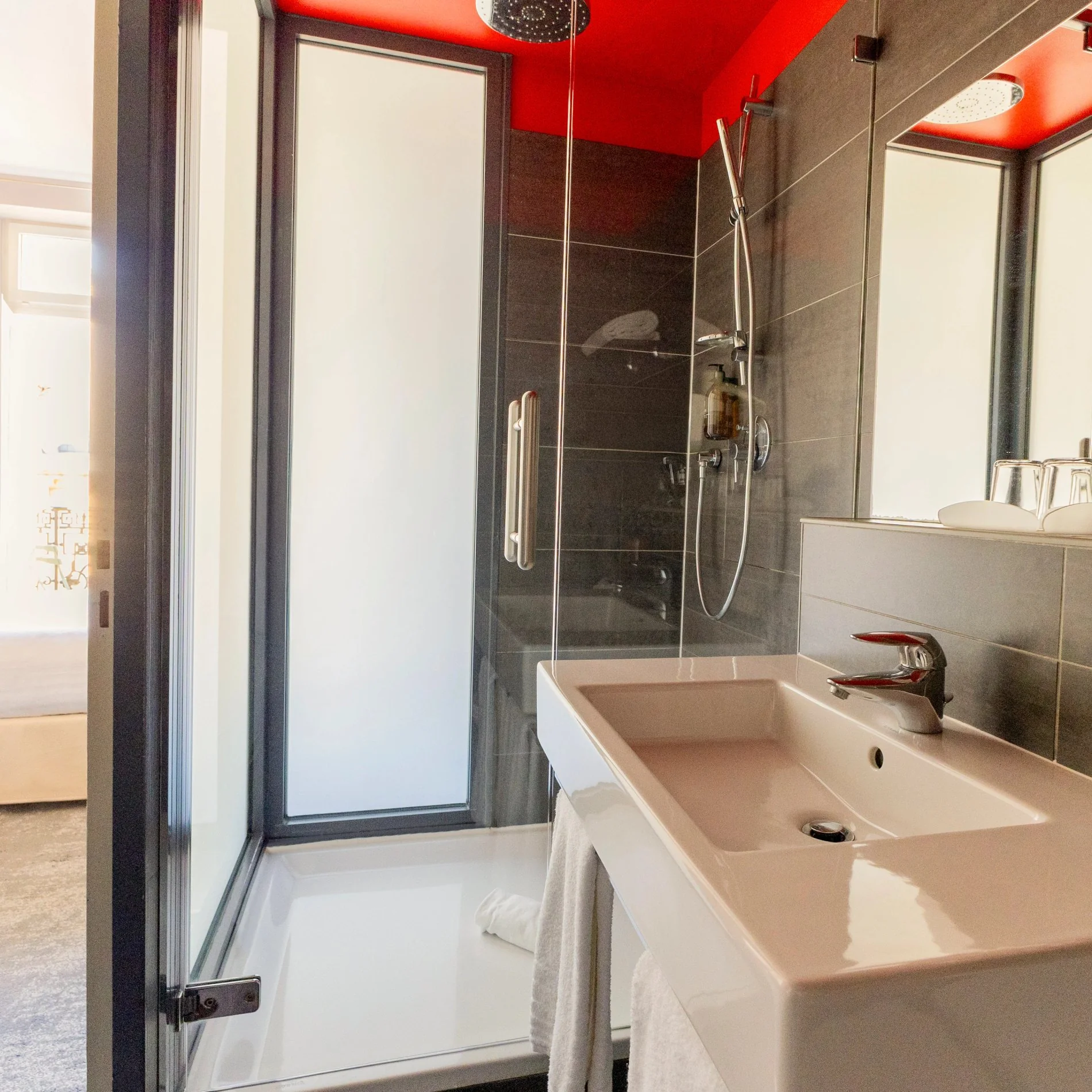 f8fe13de-e20b-4940-8856-55d66e6d281d