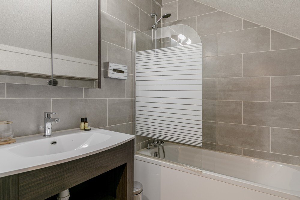 fac86330-e571-4d2f-a1a4-9333b4f9729d