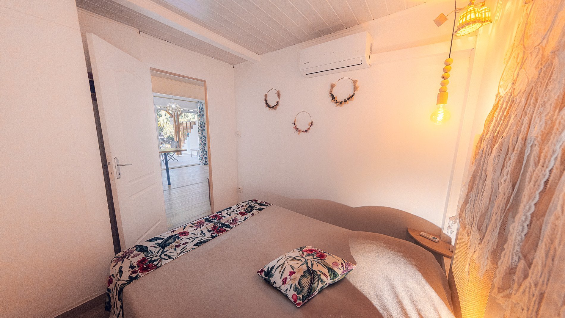 fb09d8dd-a1ea-4b2e-9f42-72074d22a6e4