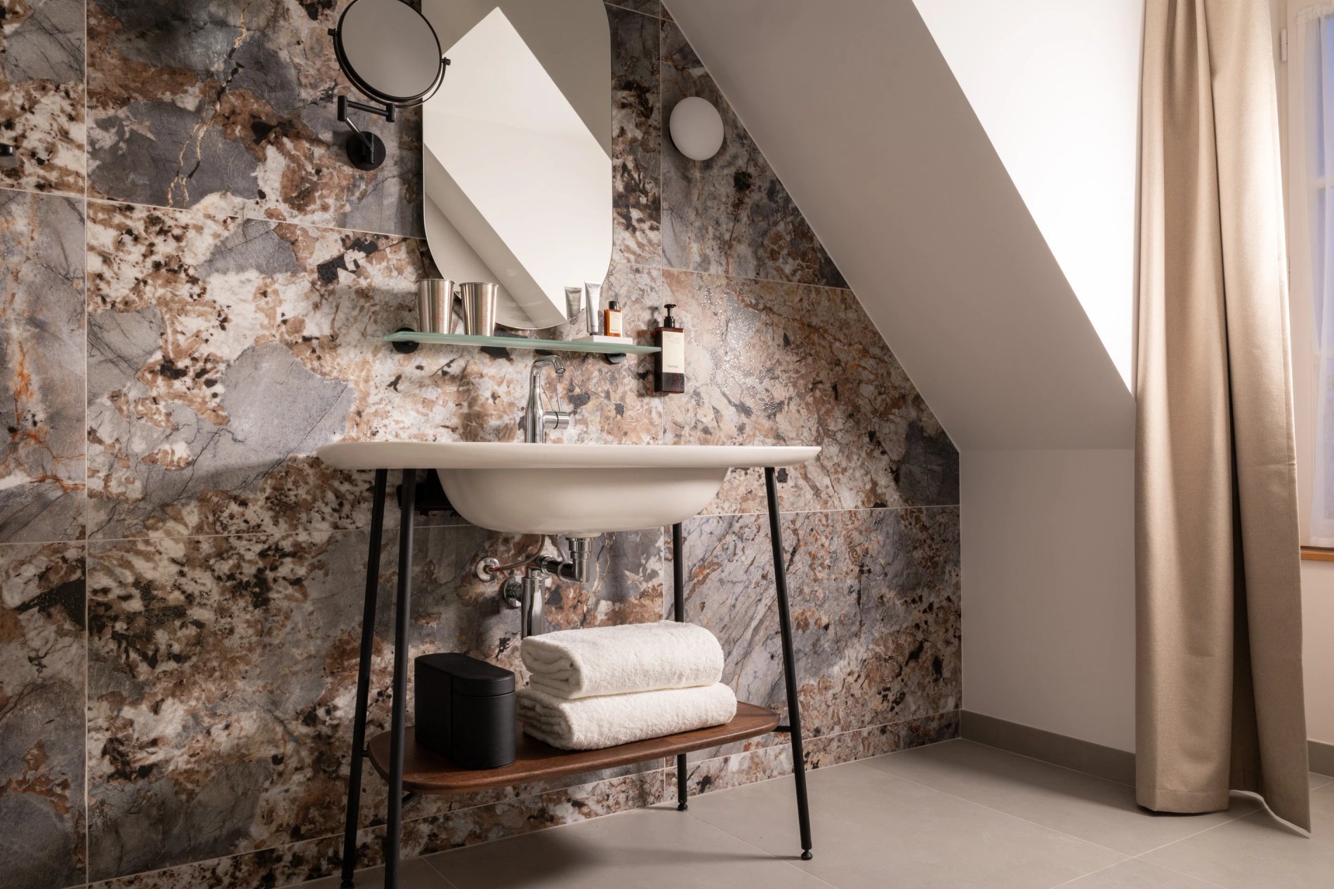 fb156412-fa15-41a3-b2bf-980603c25b30