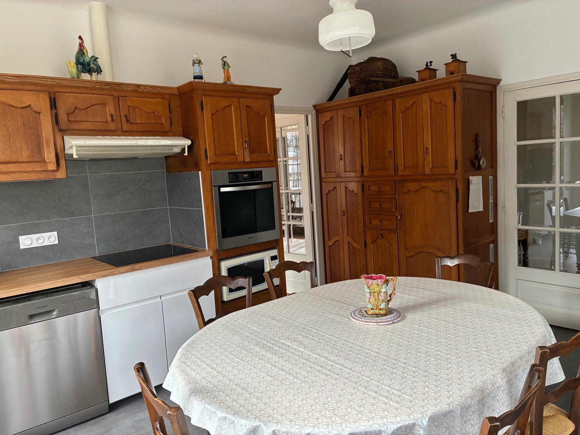 fb4ef4e2-5102-45f1-8529-78b5059cb420