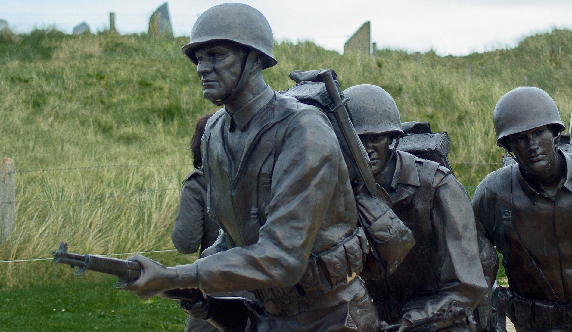 Image of D-Day soldiers in Normandy, symbolizing the history and commemorative sites of the region.