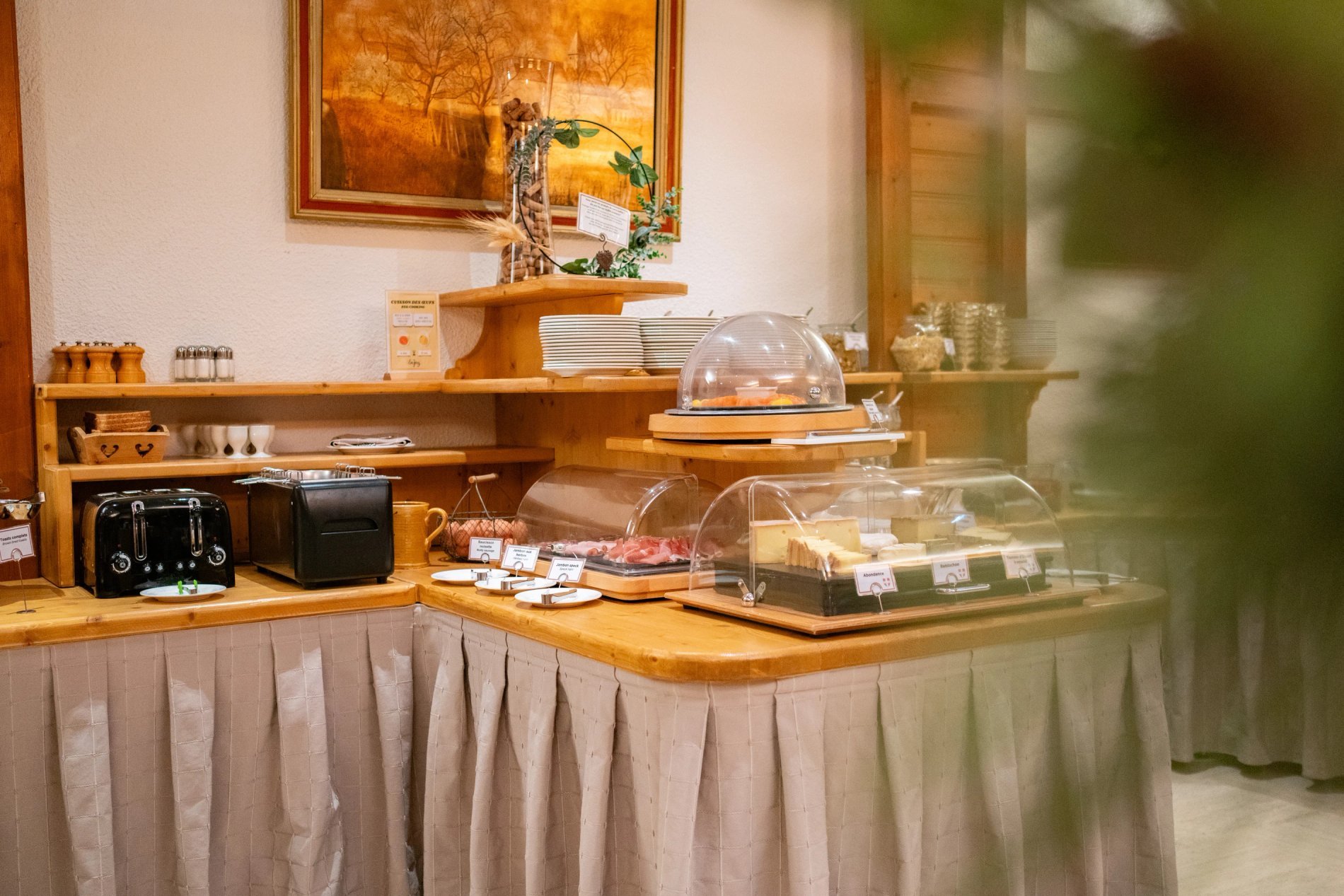 Breakfast with a view, buffet breakfast, breakfast included, continental breakfast, local products, gourmet breakfasts