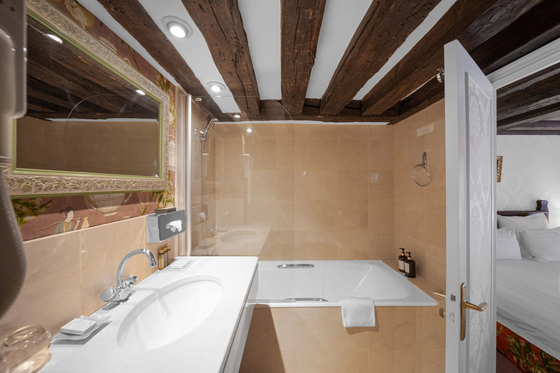 fd4e79c1-a649-48b5-84c0-d4c87c4f6570