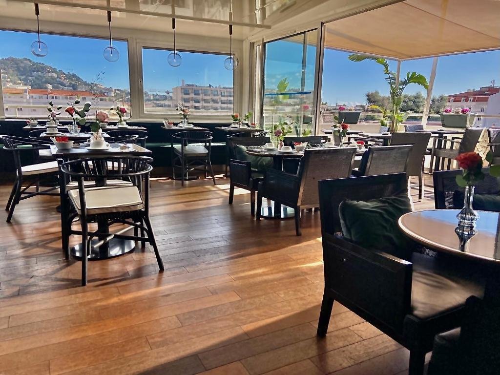 Hôtel Cannes Centre Univers, 