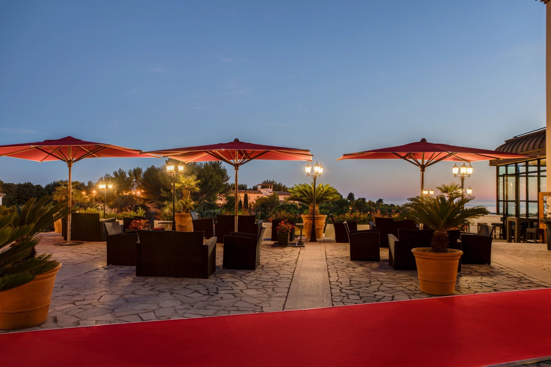 fe88643a-cc56-4332-9045-e83ea79360fc