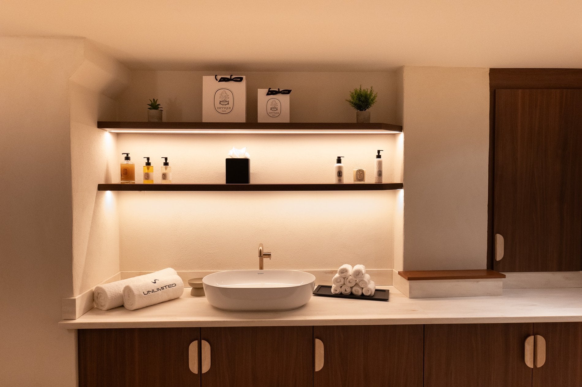 fe944287-5cfb-472c-9cd8-5e8020639979