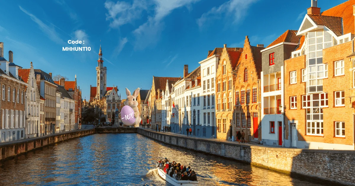 The historic canals of Bruges near Martin's Relais - Oud Huis Amsterdam.