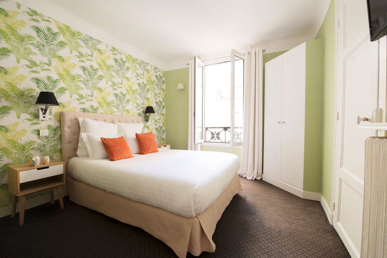 Hôtel des Batignolles, Classique room bed Hôtel des Batignolles Paris
