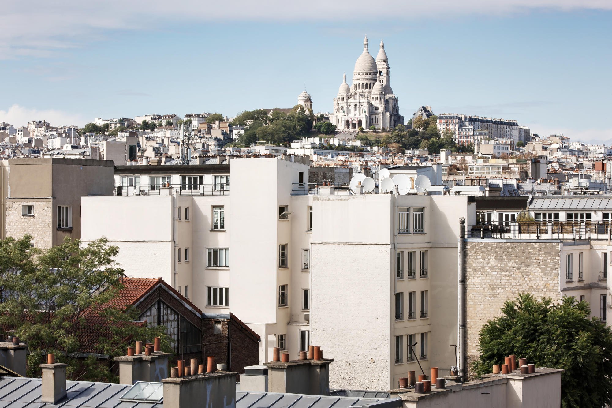 1357/_import_/614/Photos/Chambres/Sous_les_toits_-_Vue_Sacre_Coeur/hotel-paradis-chambres-sous-les-toits-vue-sacre-coeur-002.jpg