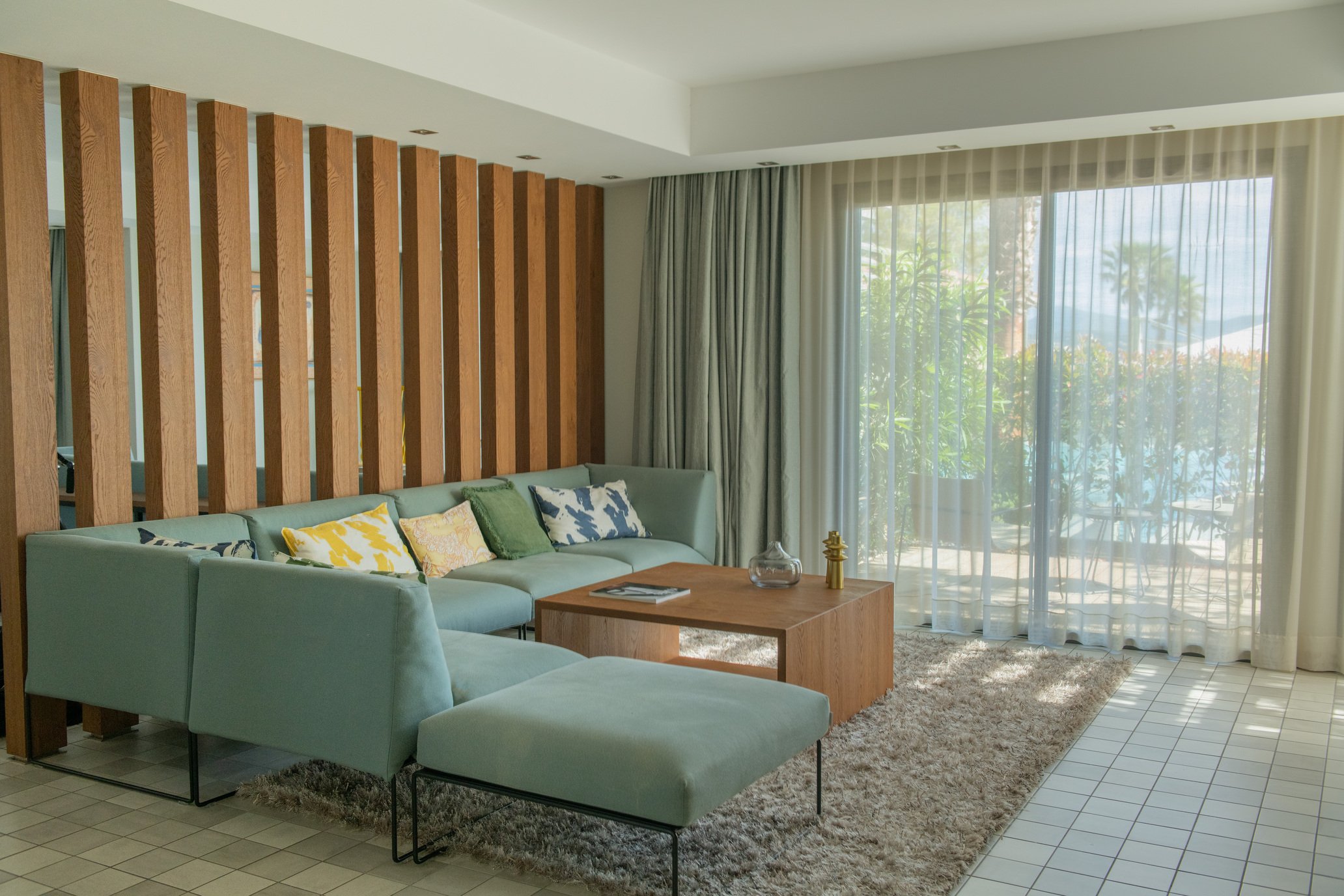 Kube Saint-Tropez - WOOD Villa - Living room