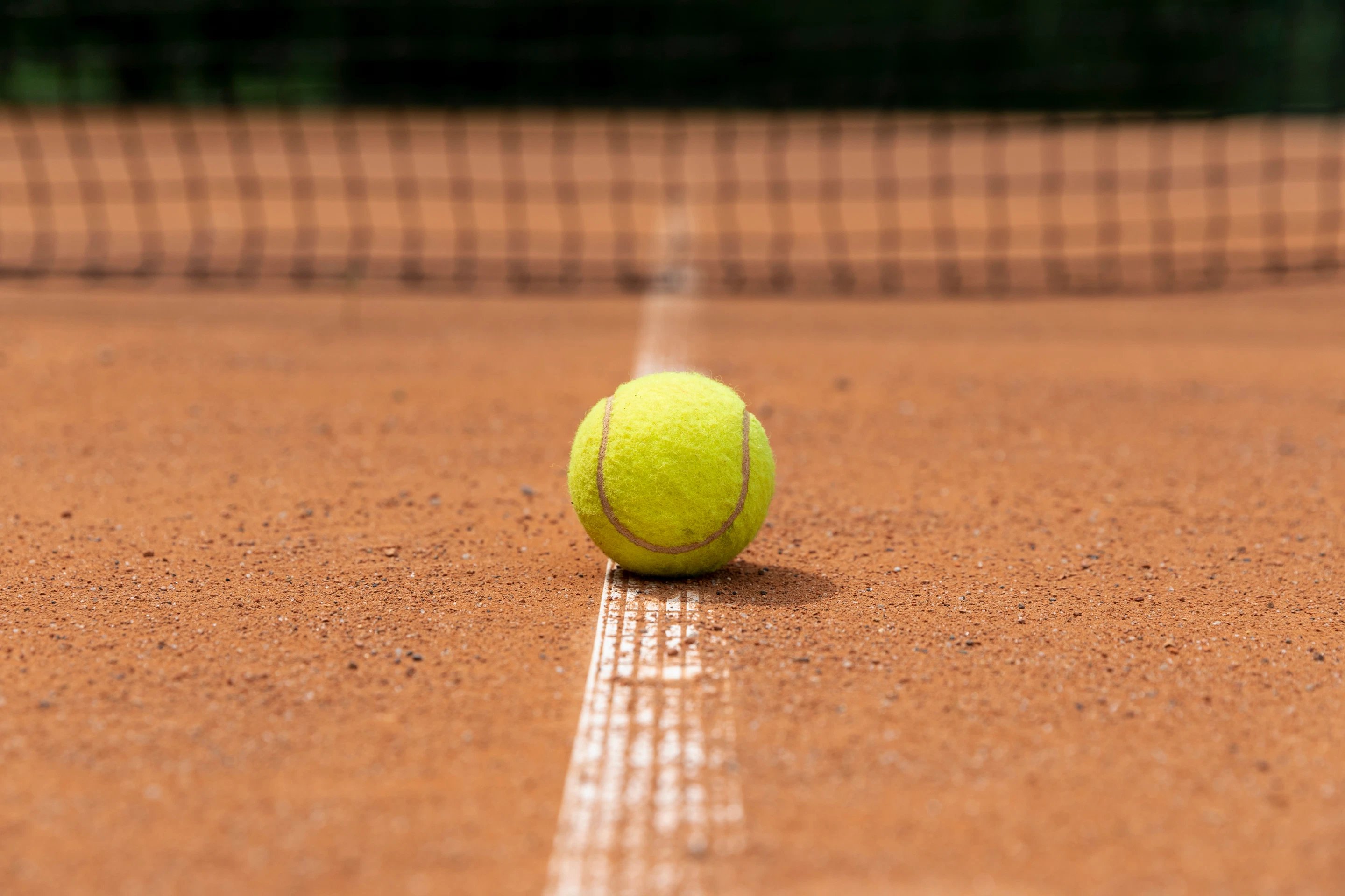 18/Activites_/front-view-tennis-ball-court-ground.jpg