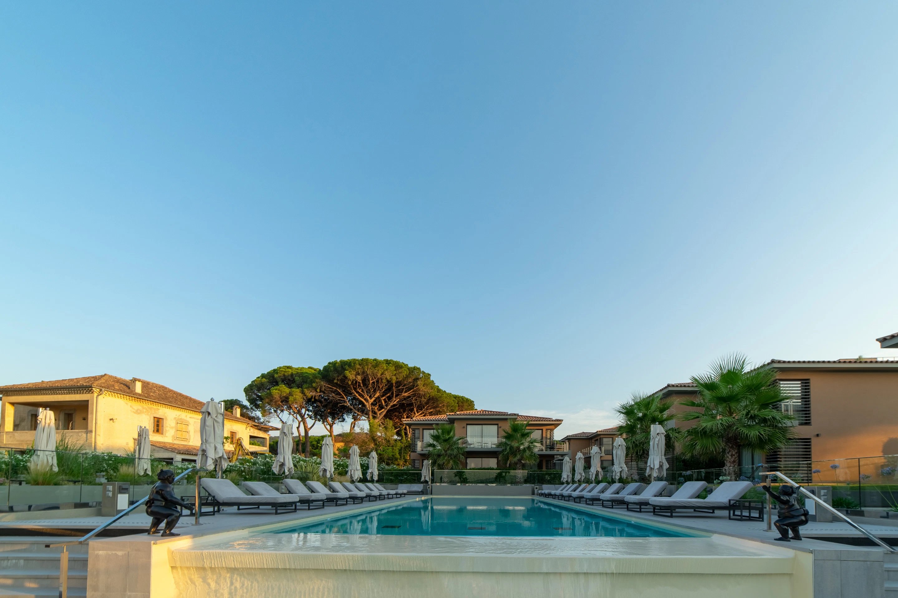 Kube Saint-Tropez - WOOD Villa - Pool view