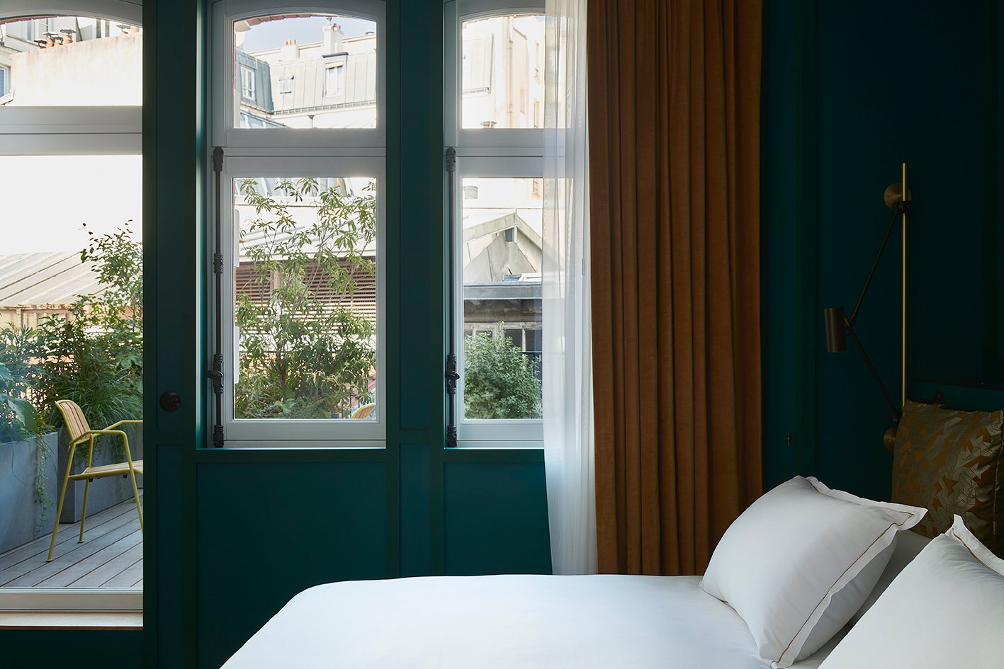 Boutique hôtel design Paris France Pigalle Le Ballu 4 étoiles chambre suite avec terrasse
